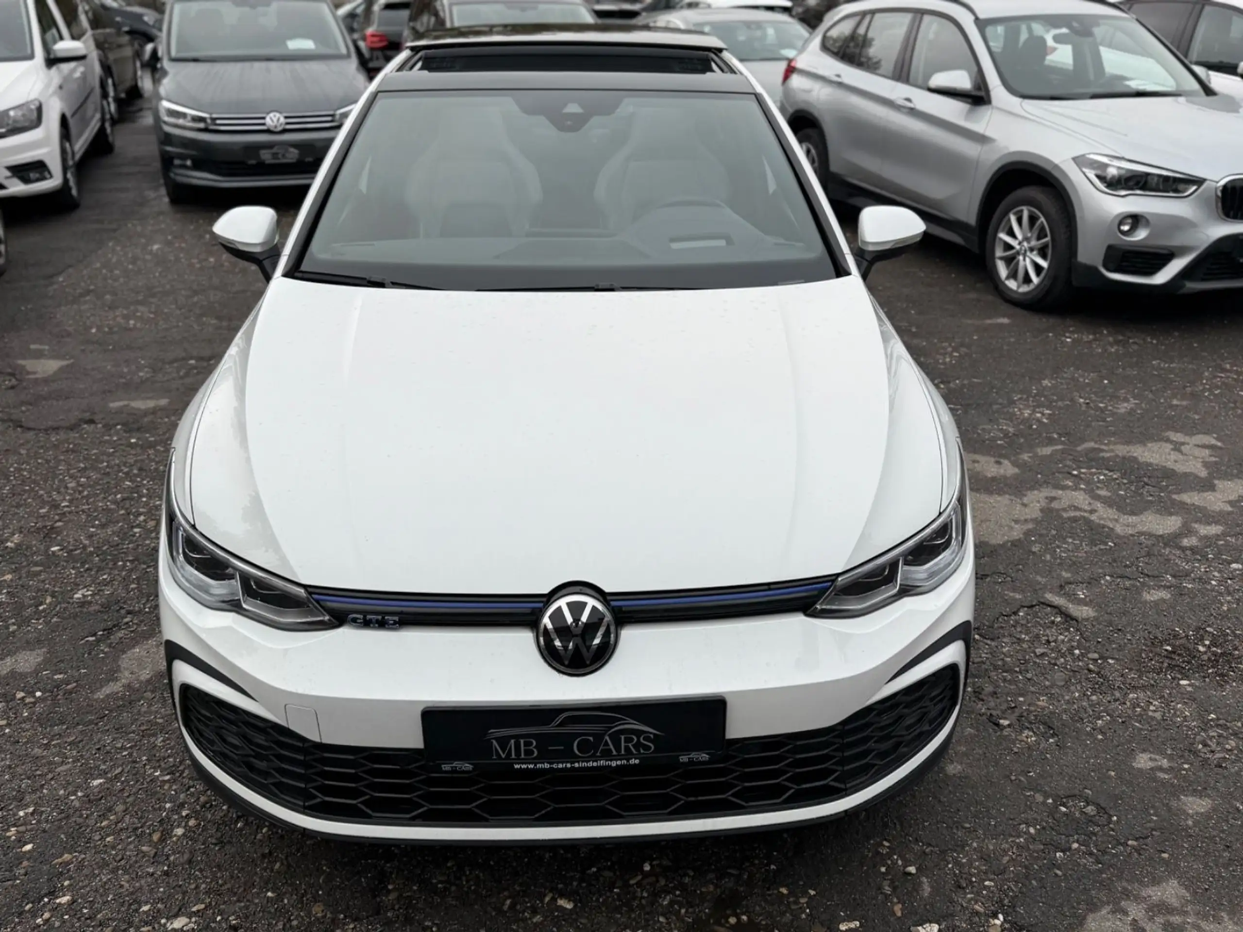 Volkswagen - Golf