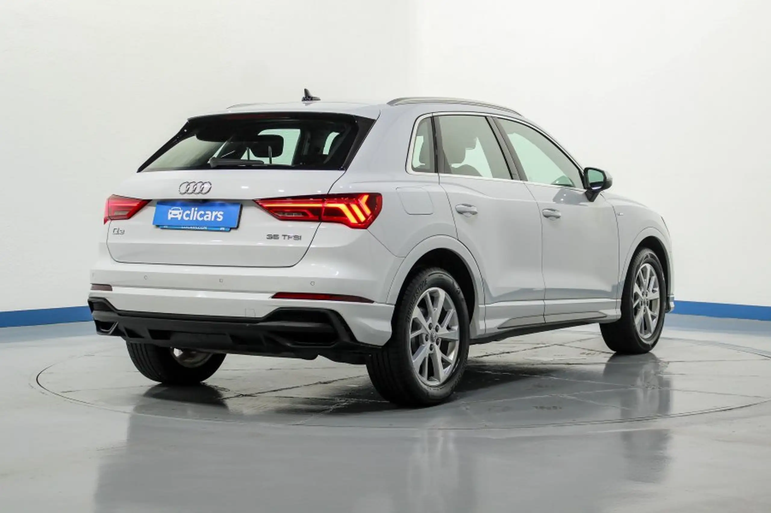 Audi - Q3