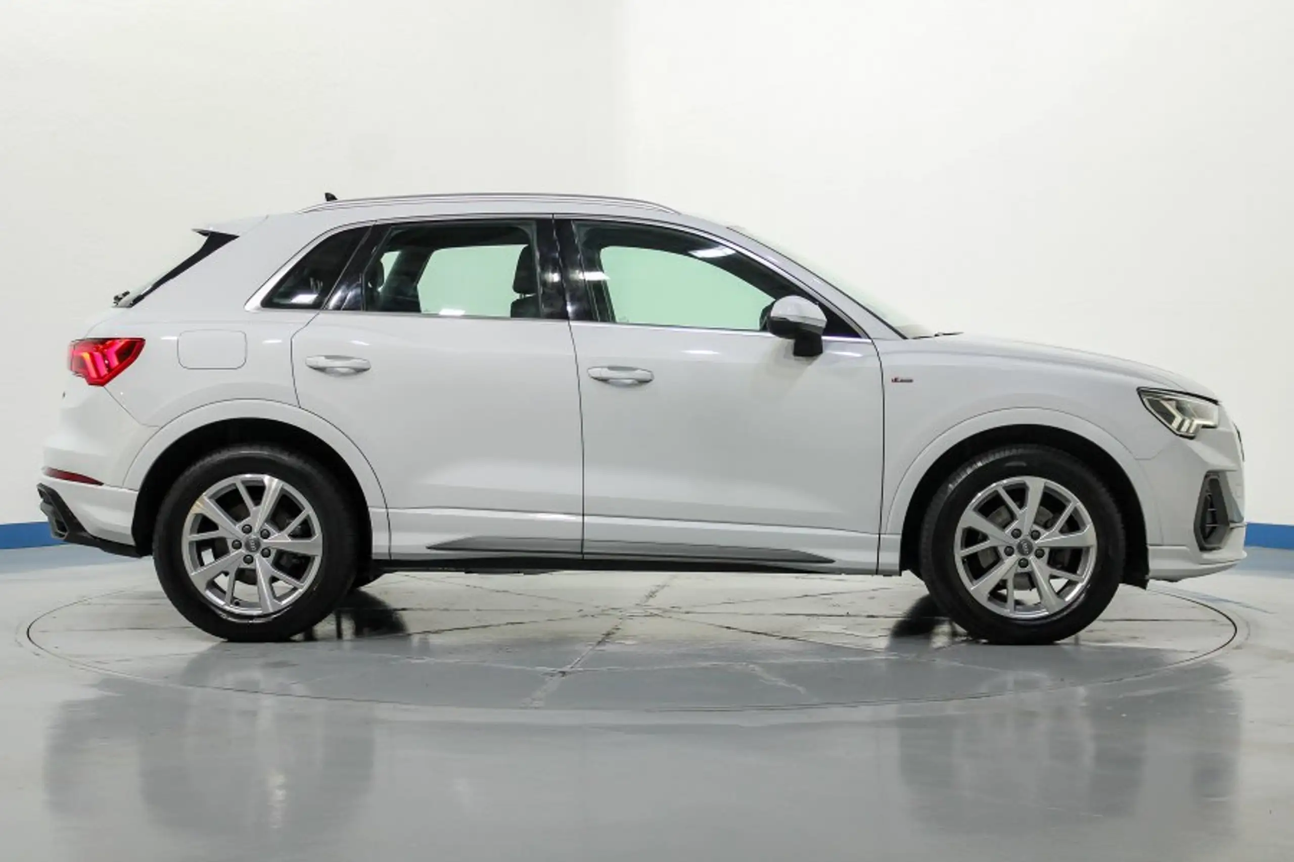 Audi - Q3