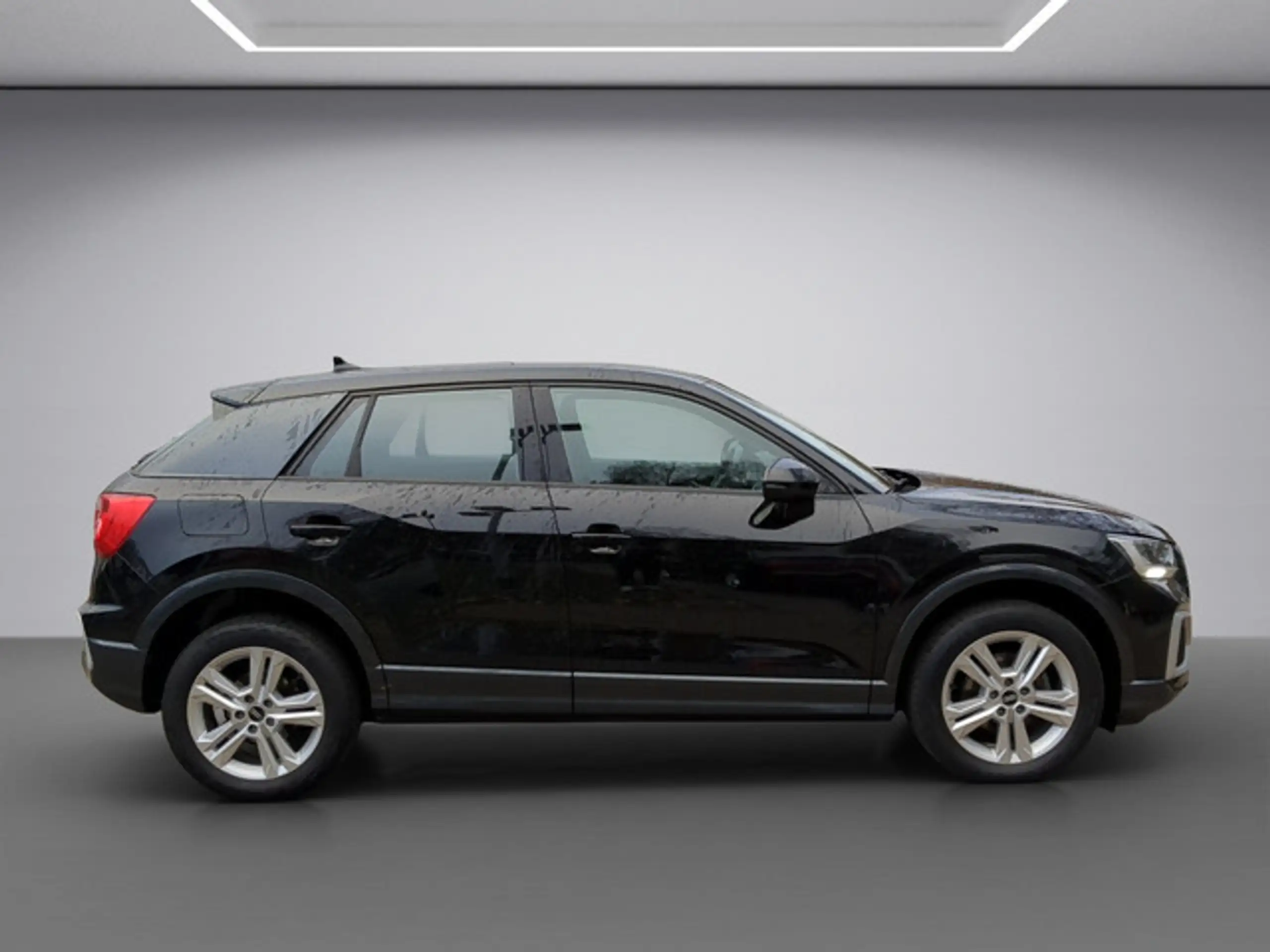 Audi - Q2