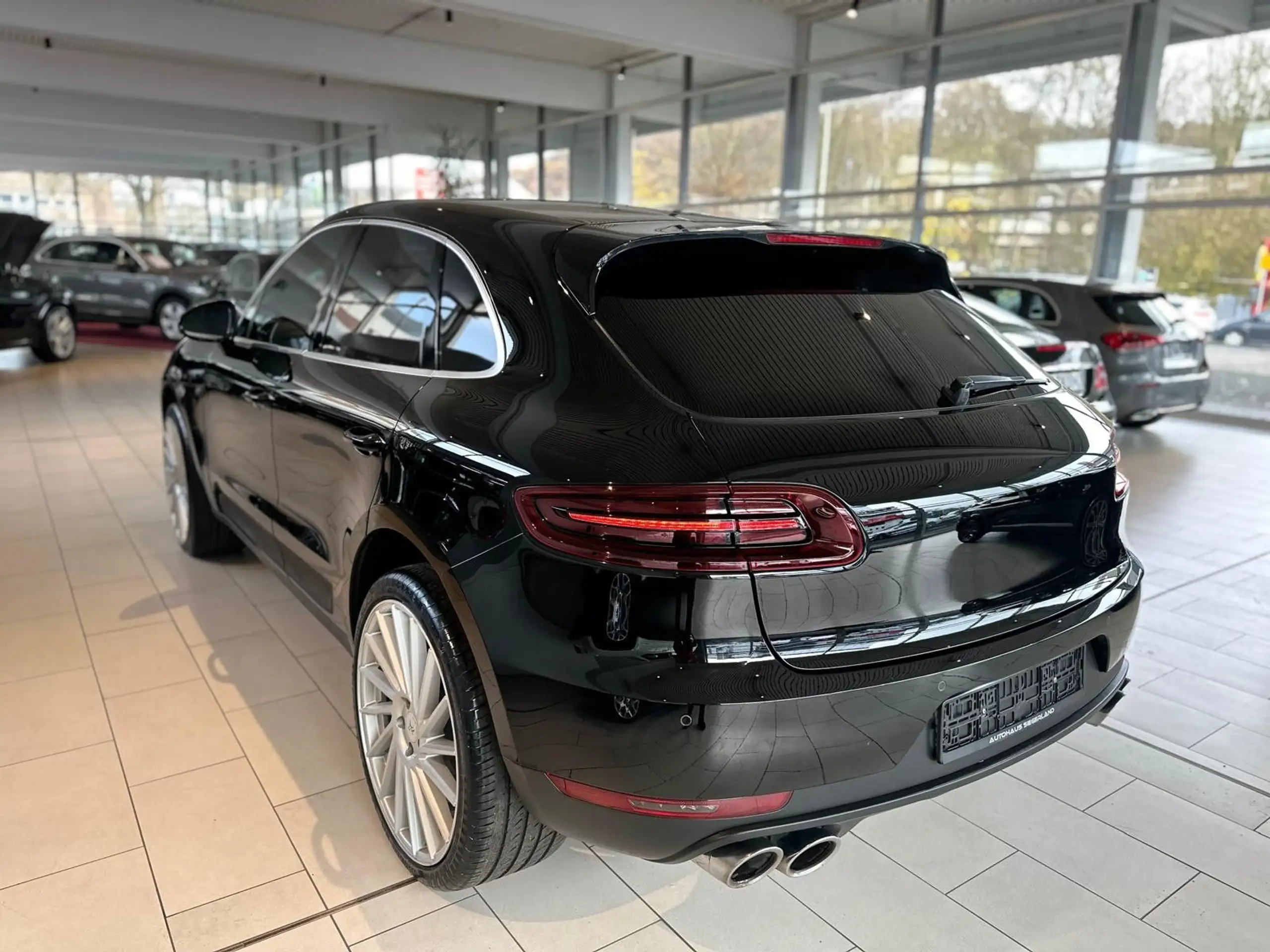 Porsche - Macan