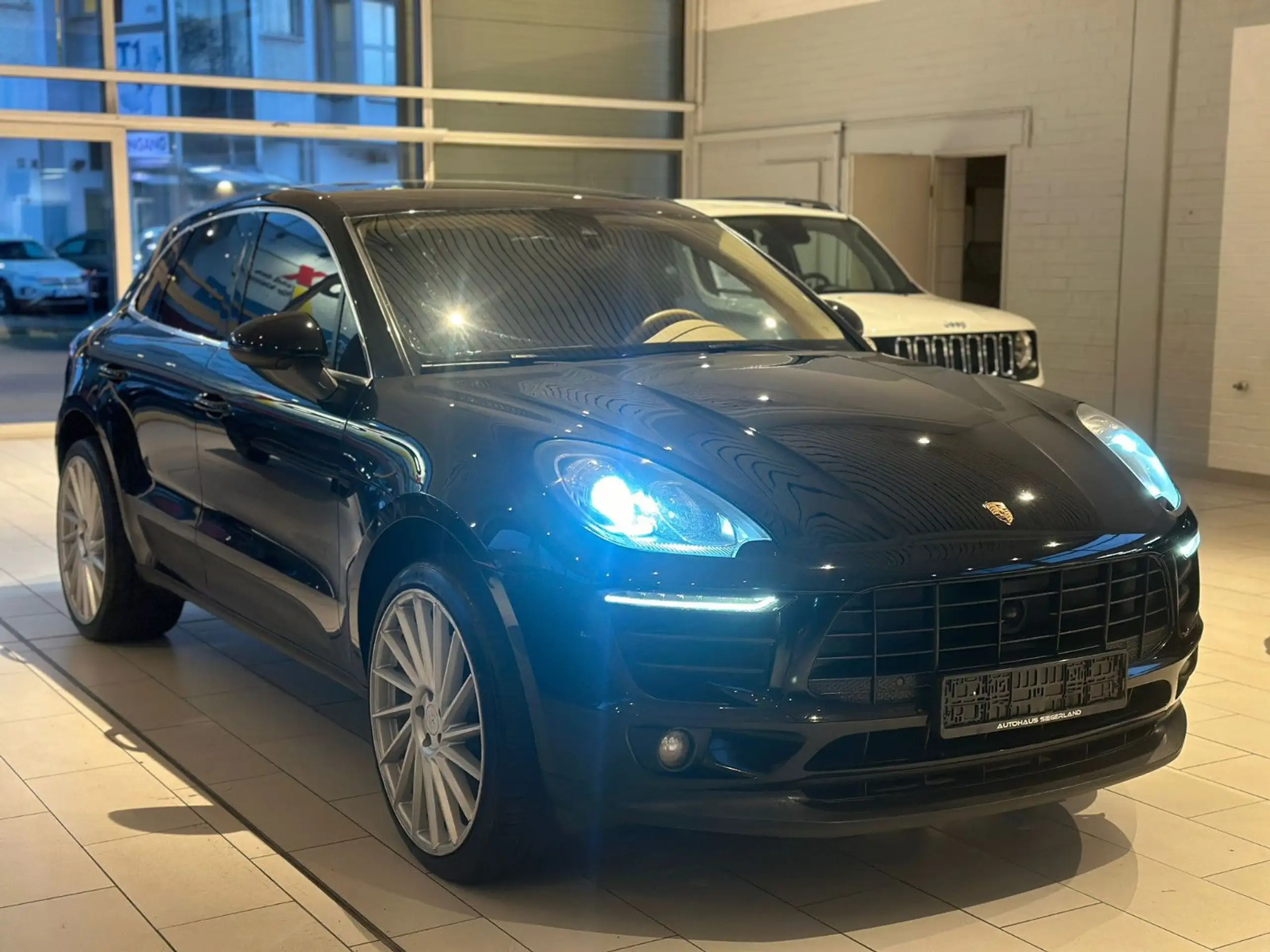 Porsche - Macan