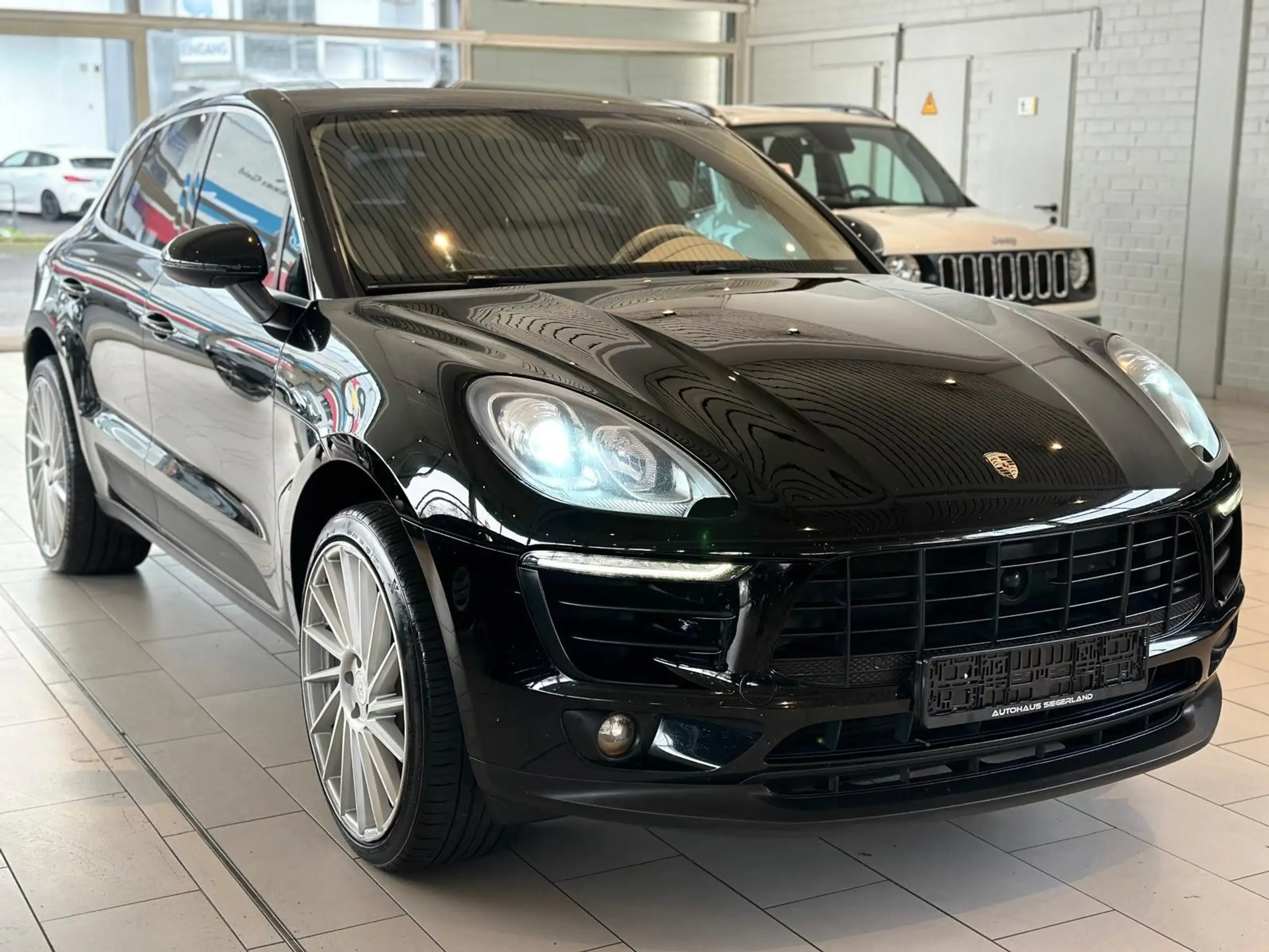 Porsche - Macan