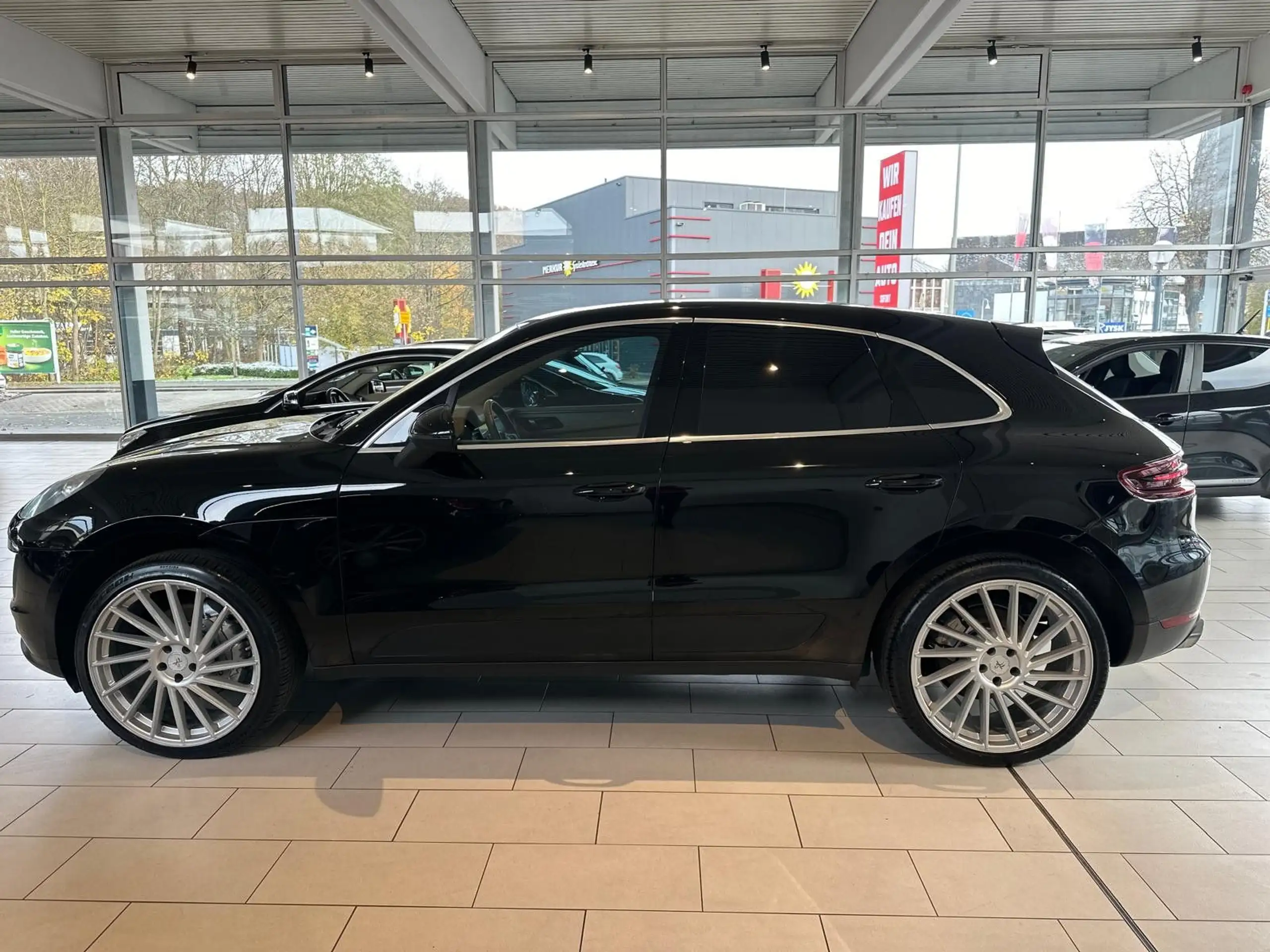 Porsche - Macan