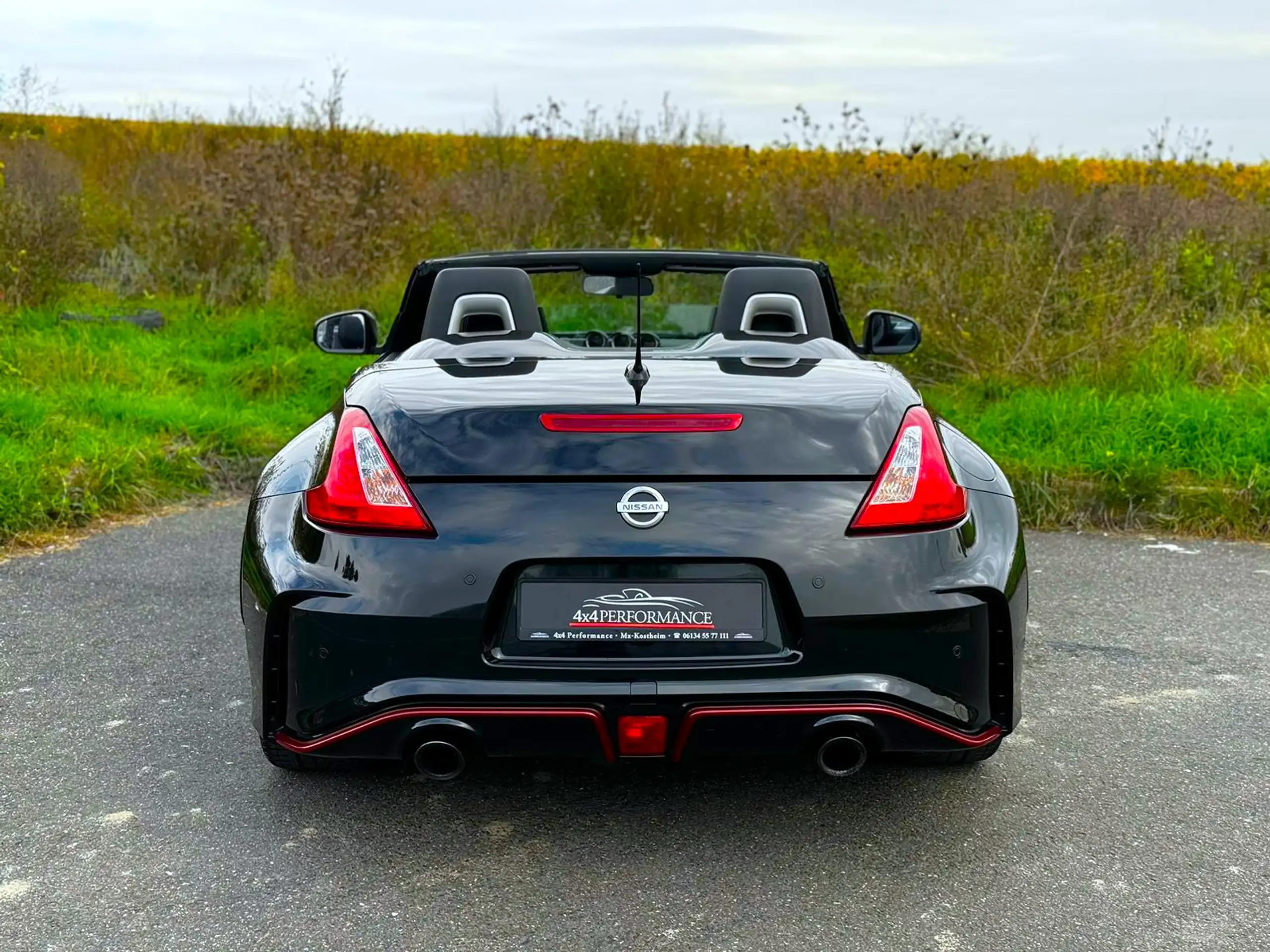 Nissan - 370Z