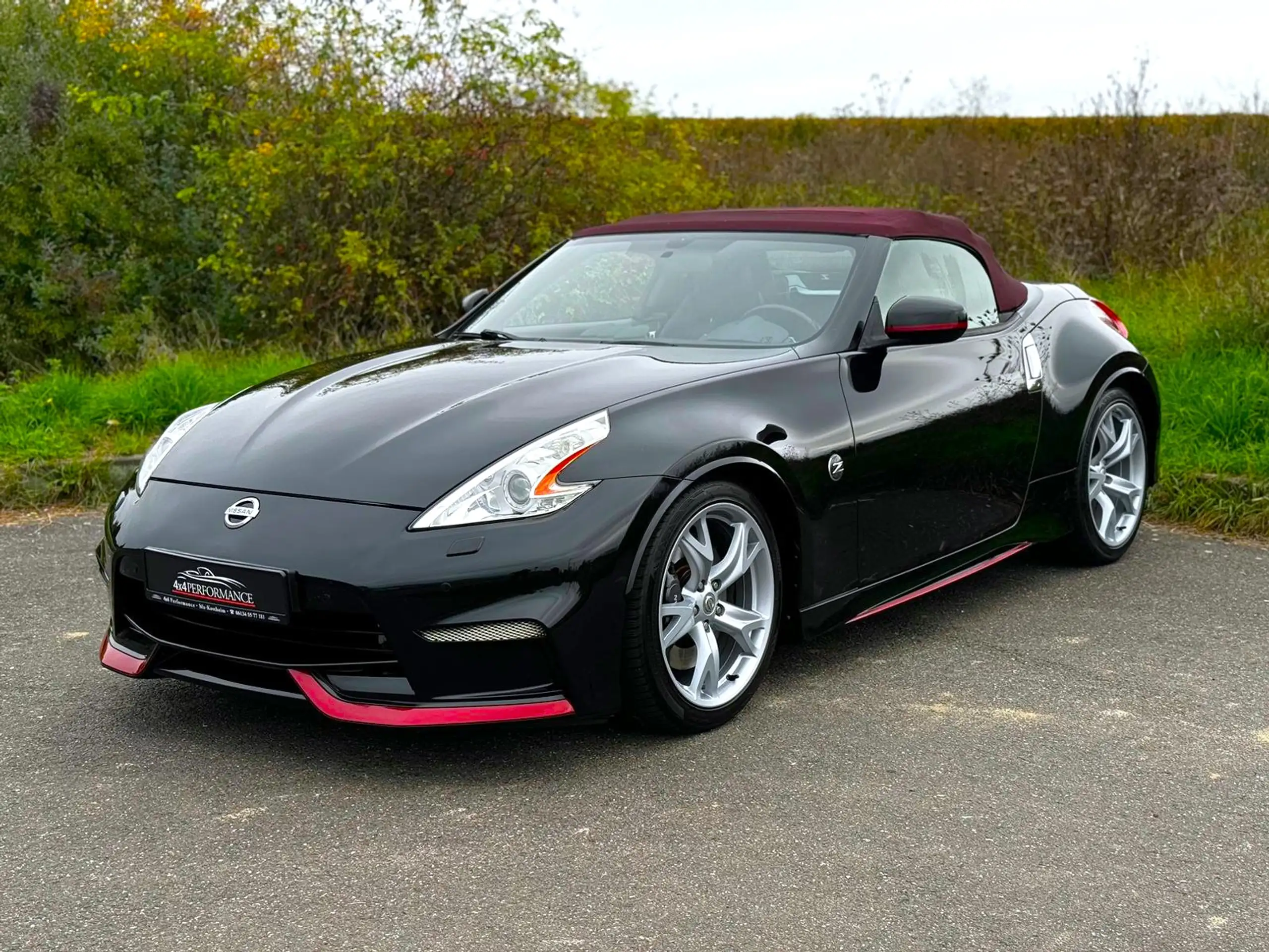 Nissan - 370Z