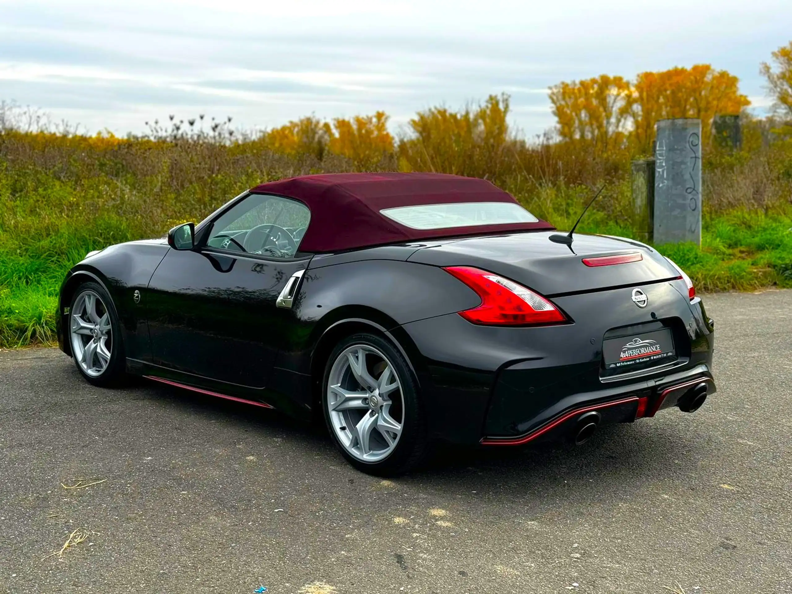 Nissan - 370Z