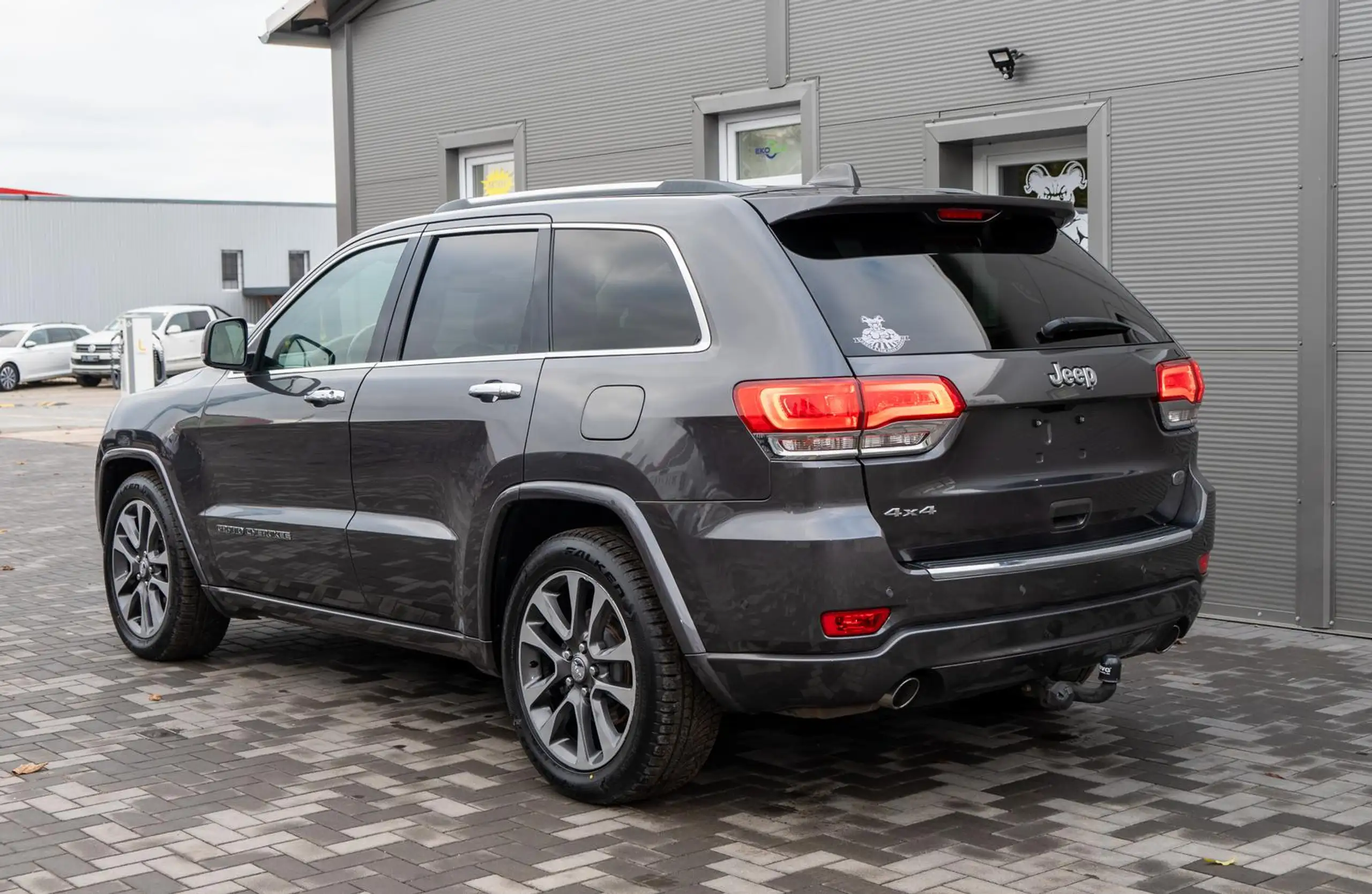 Jeep - Grand Cherokee