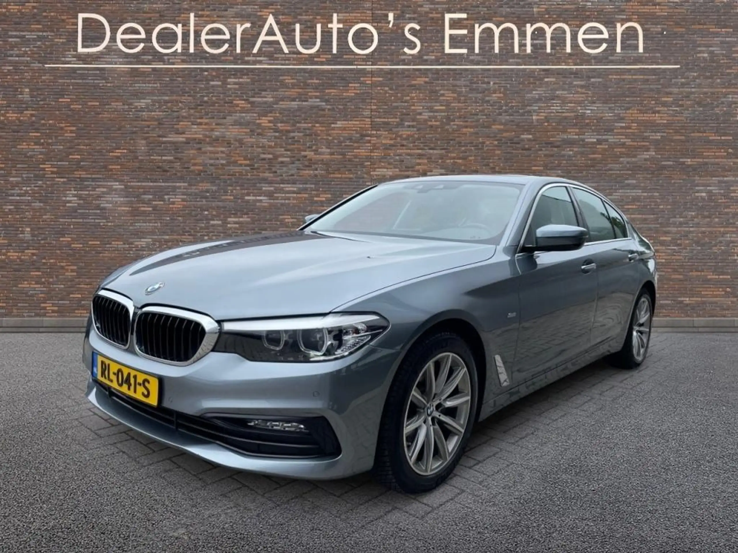 BMW - 520