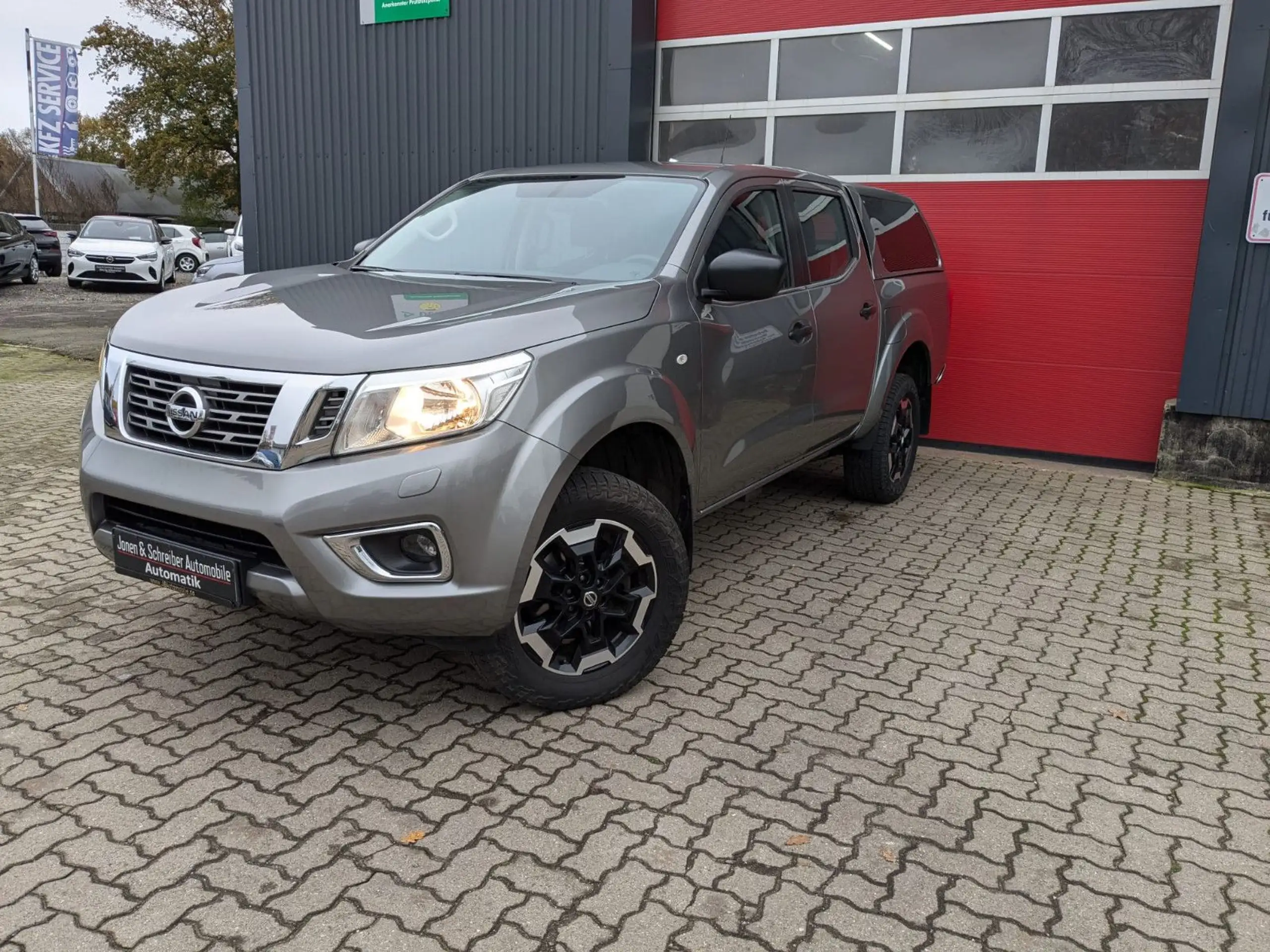 Nissan - Navara