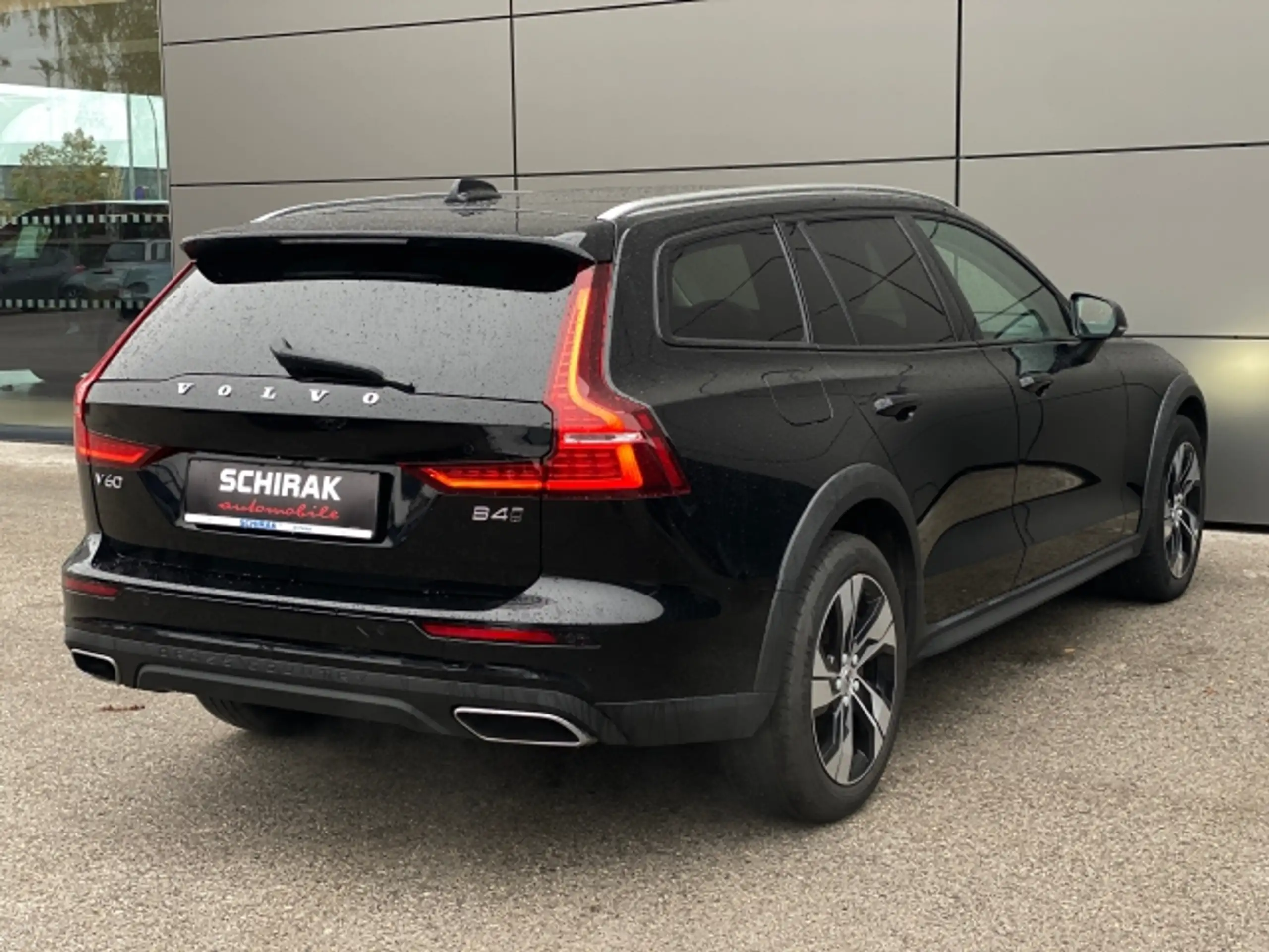 Volvo - V60 Cross Country