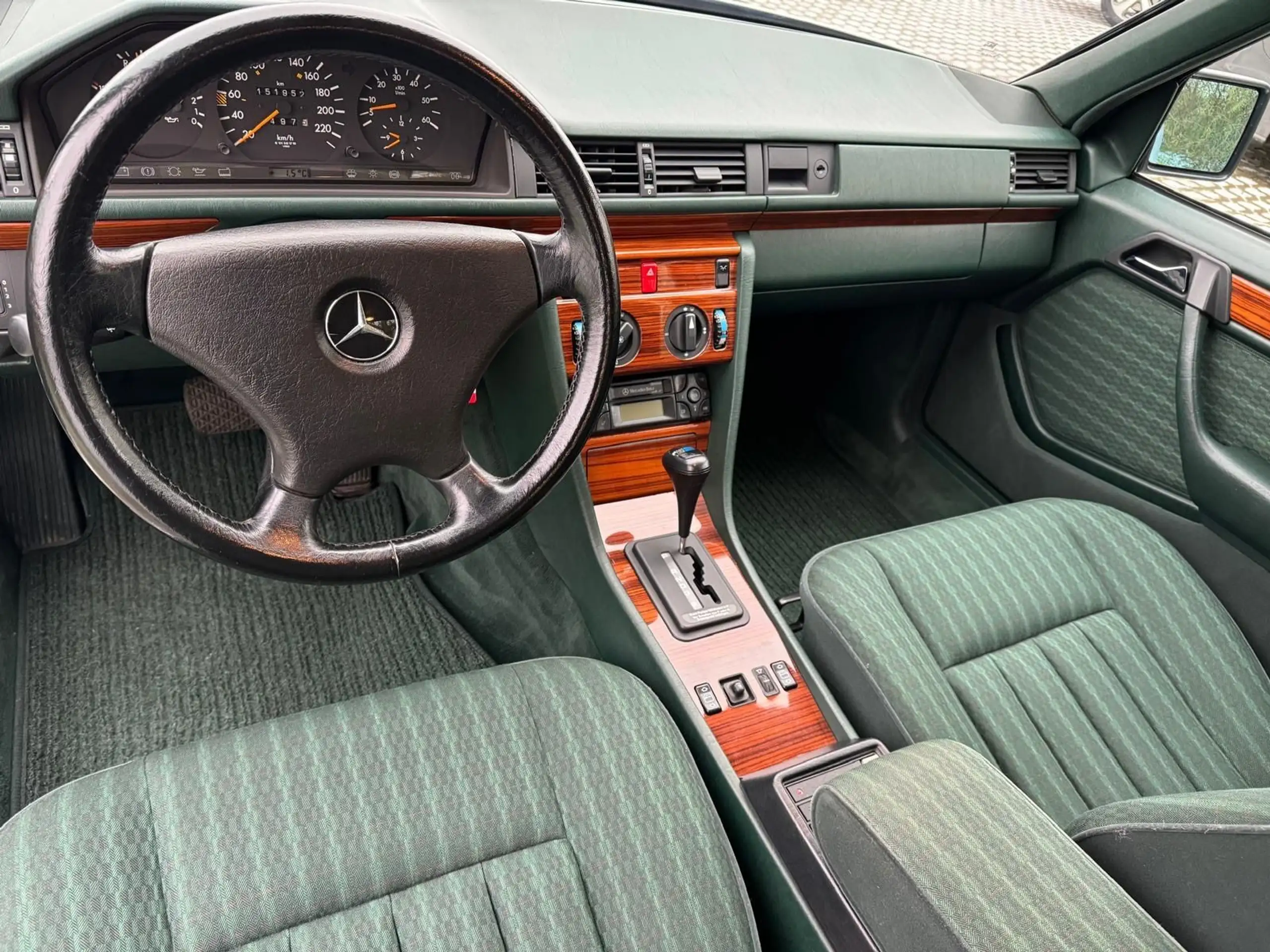 Mercedes-Benz - 300