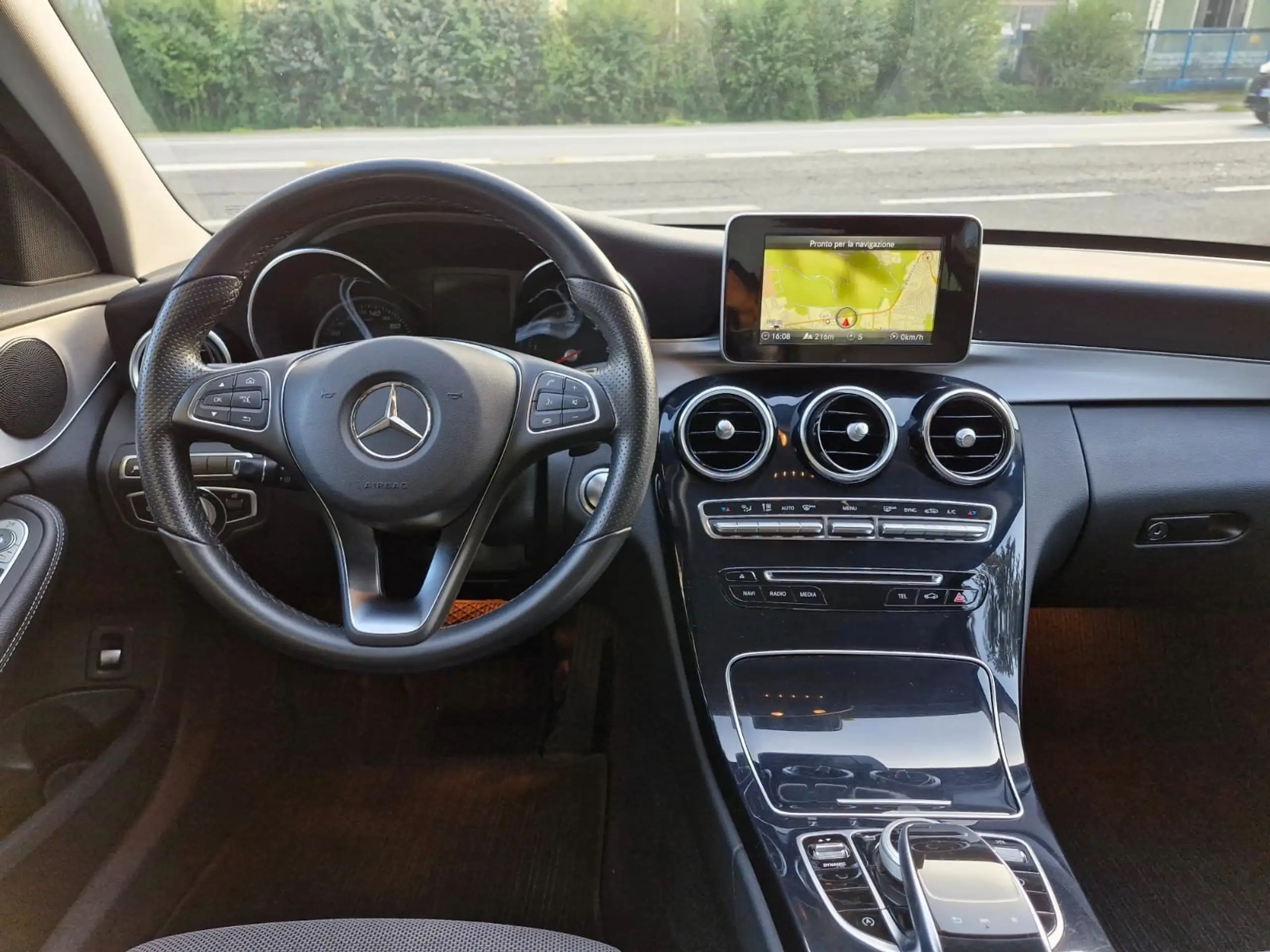 Mercedes-Benz - C 220