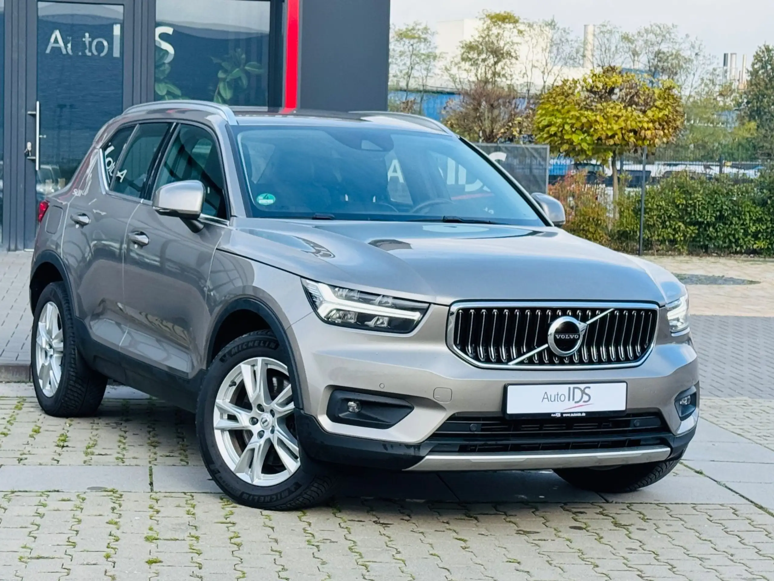 Volvo - XC40