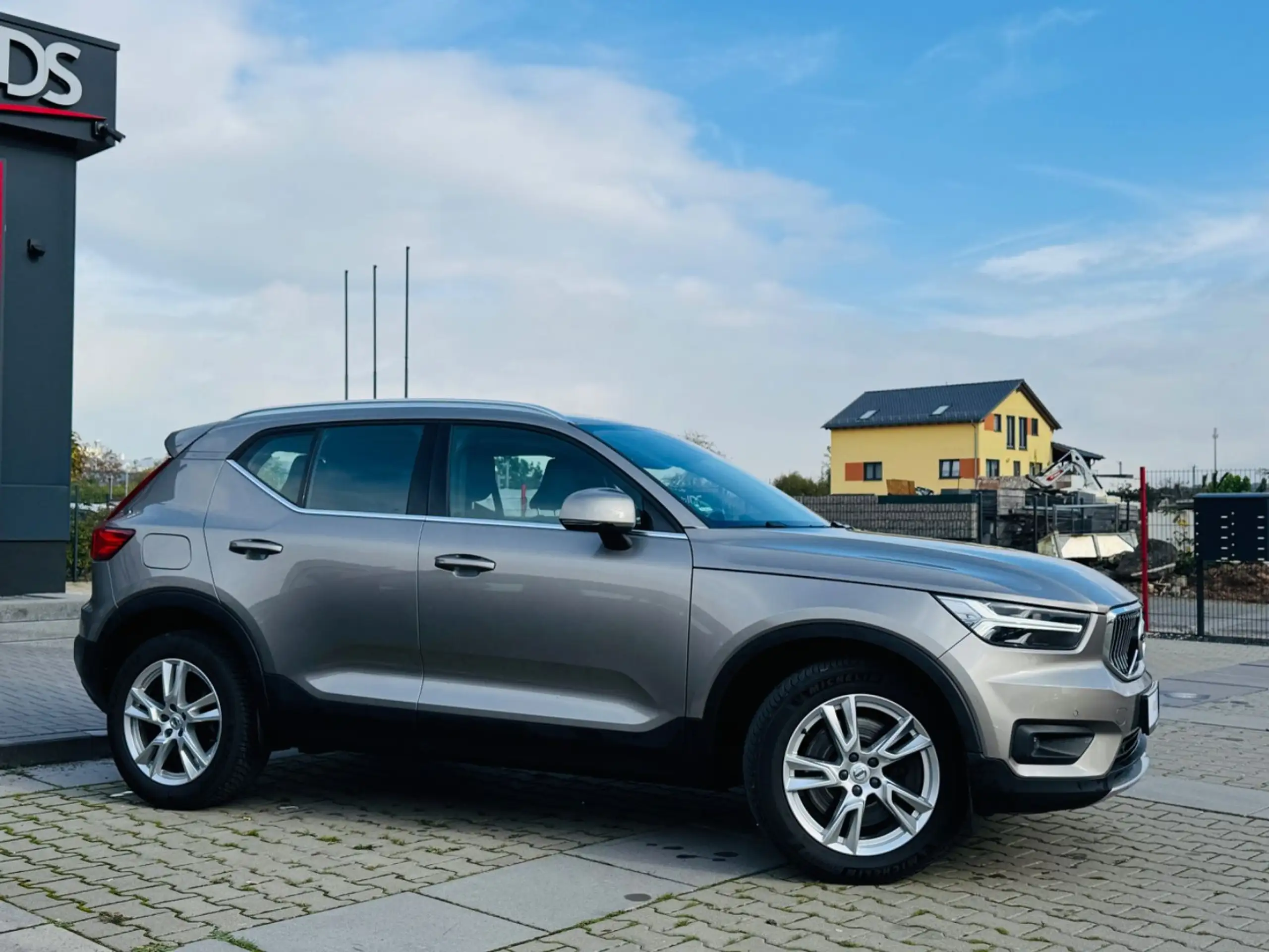 Volvo - XC40