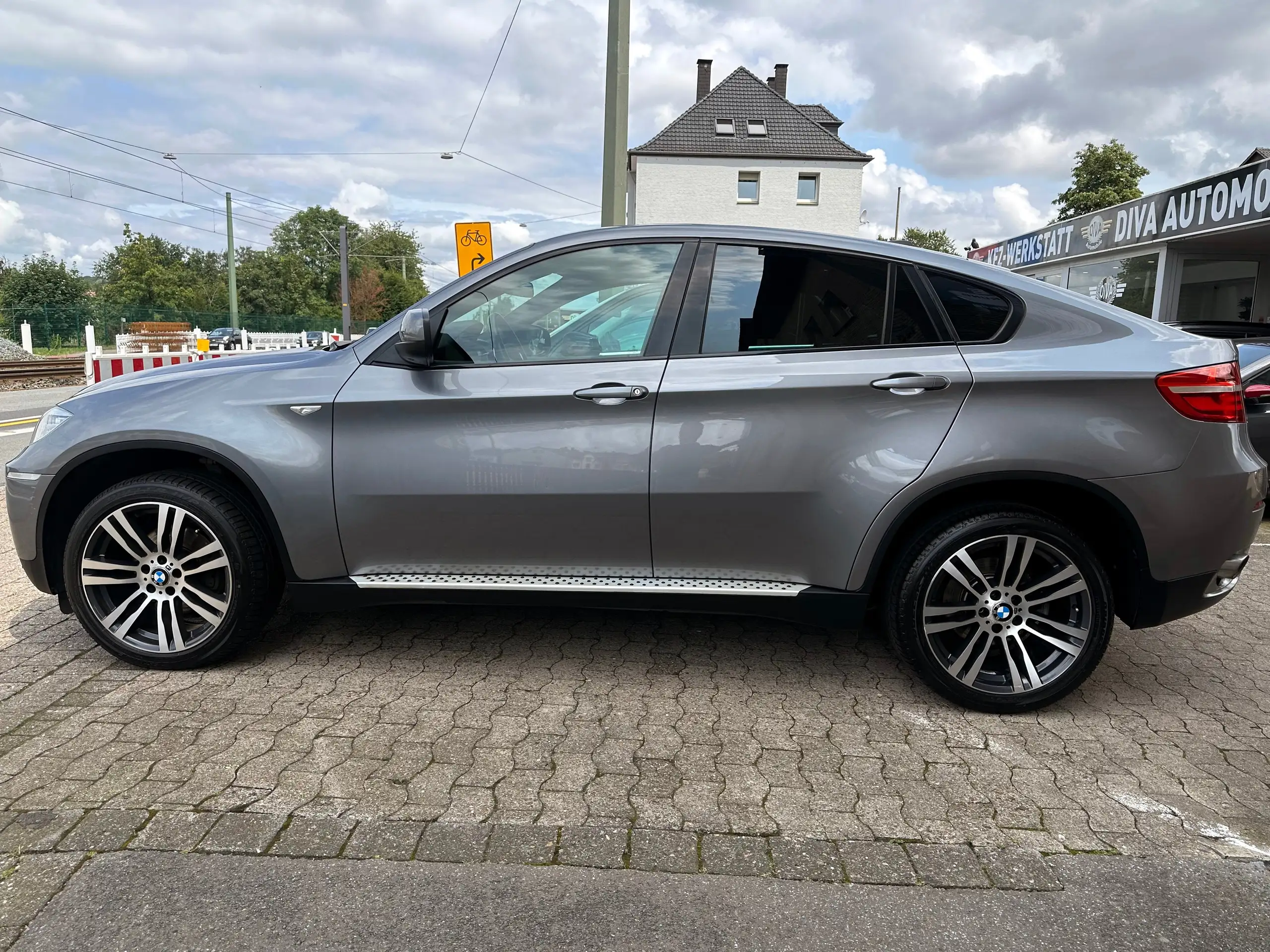 BMW - X6