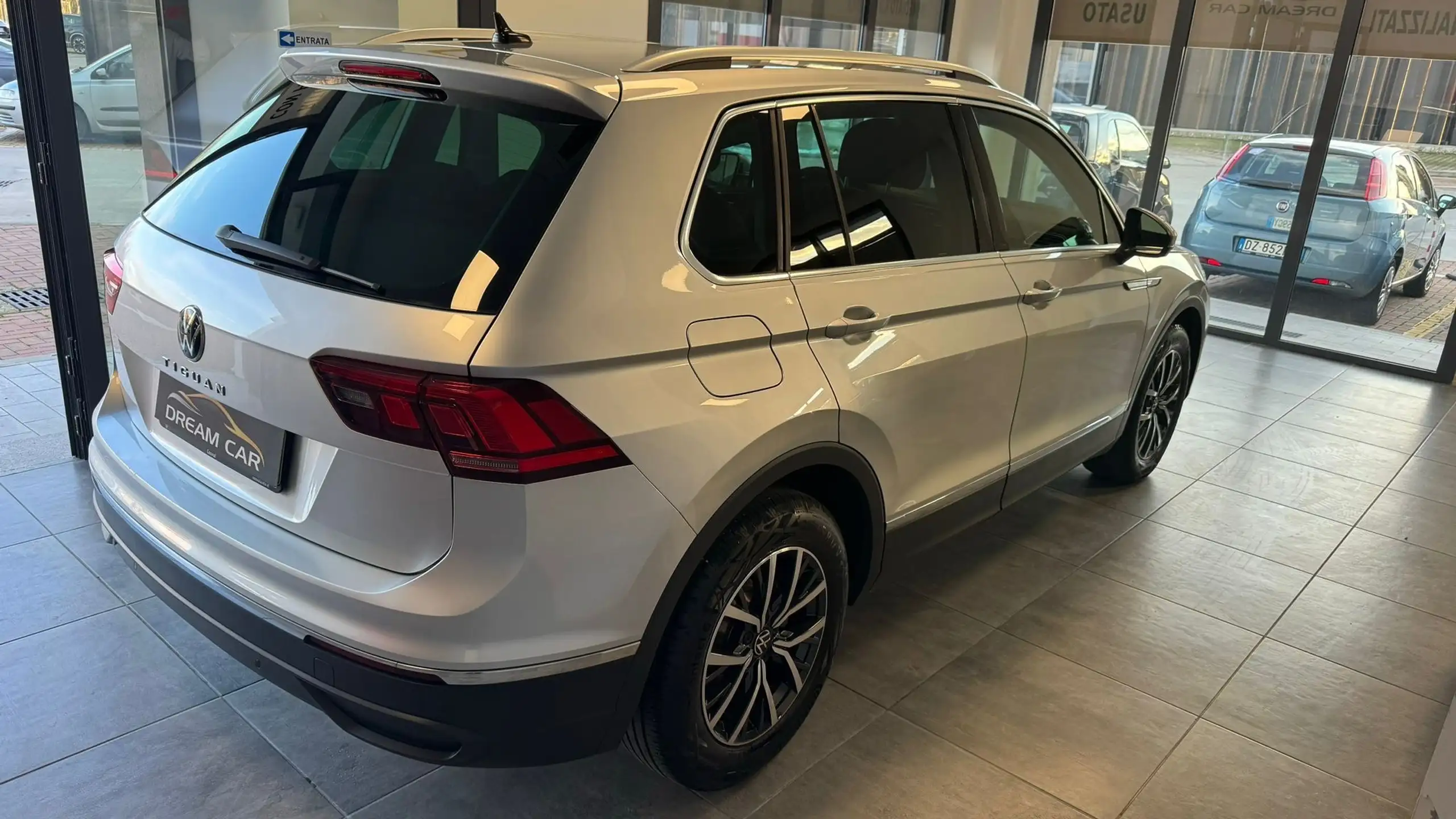 Volkswagen - Tiguan