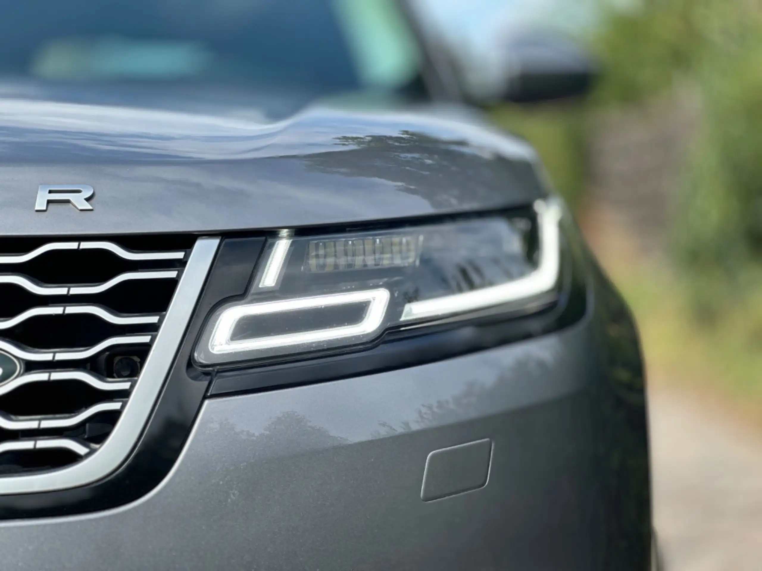 Land Rover - Range Rover Velar