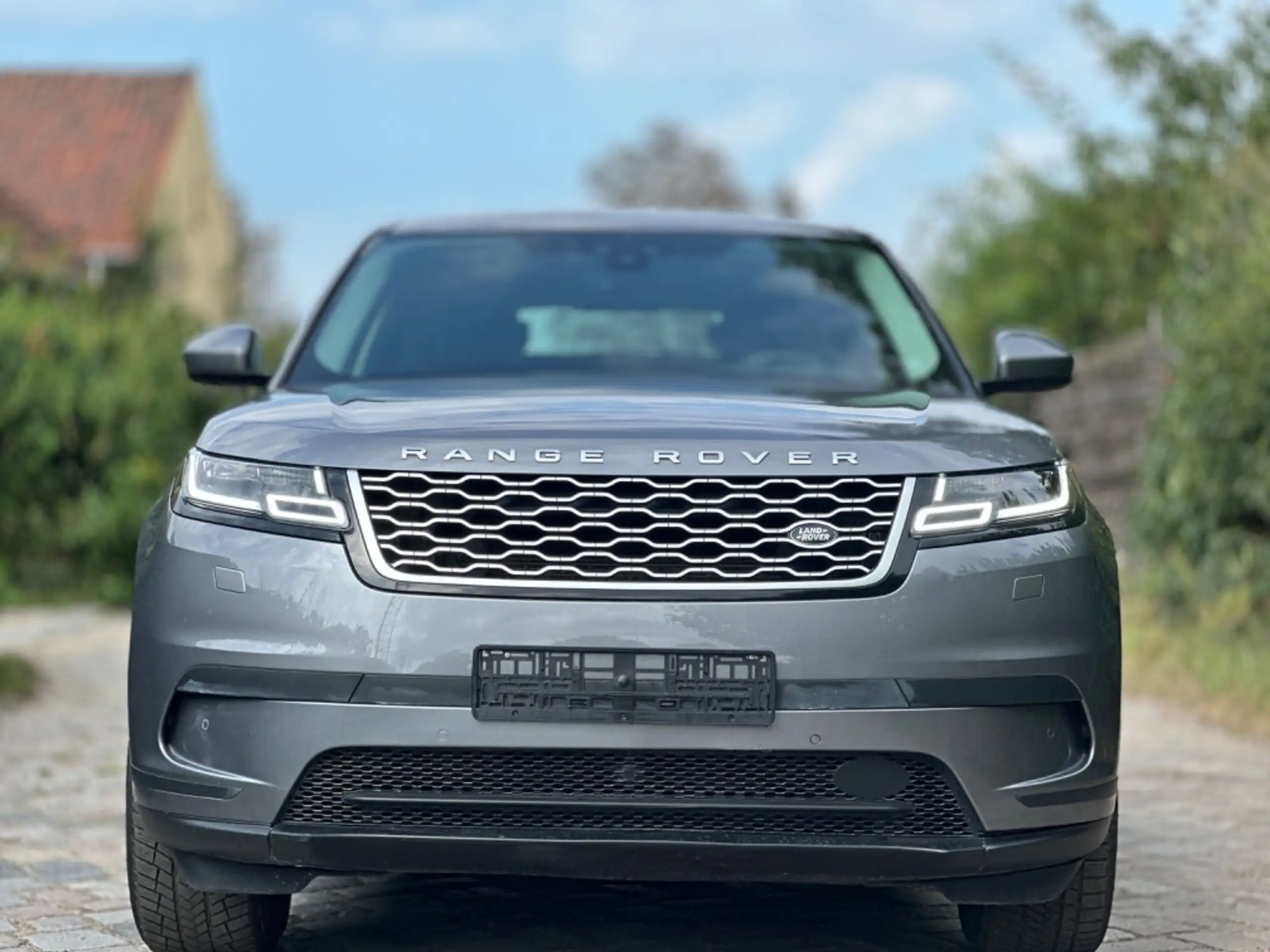 Land Rover - Range Rover Velar