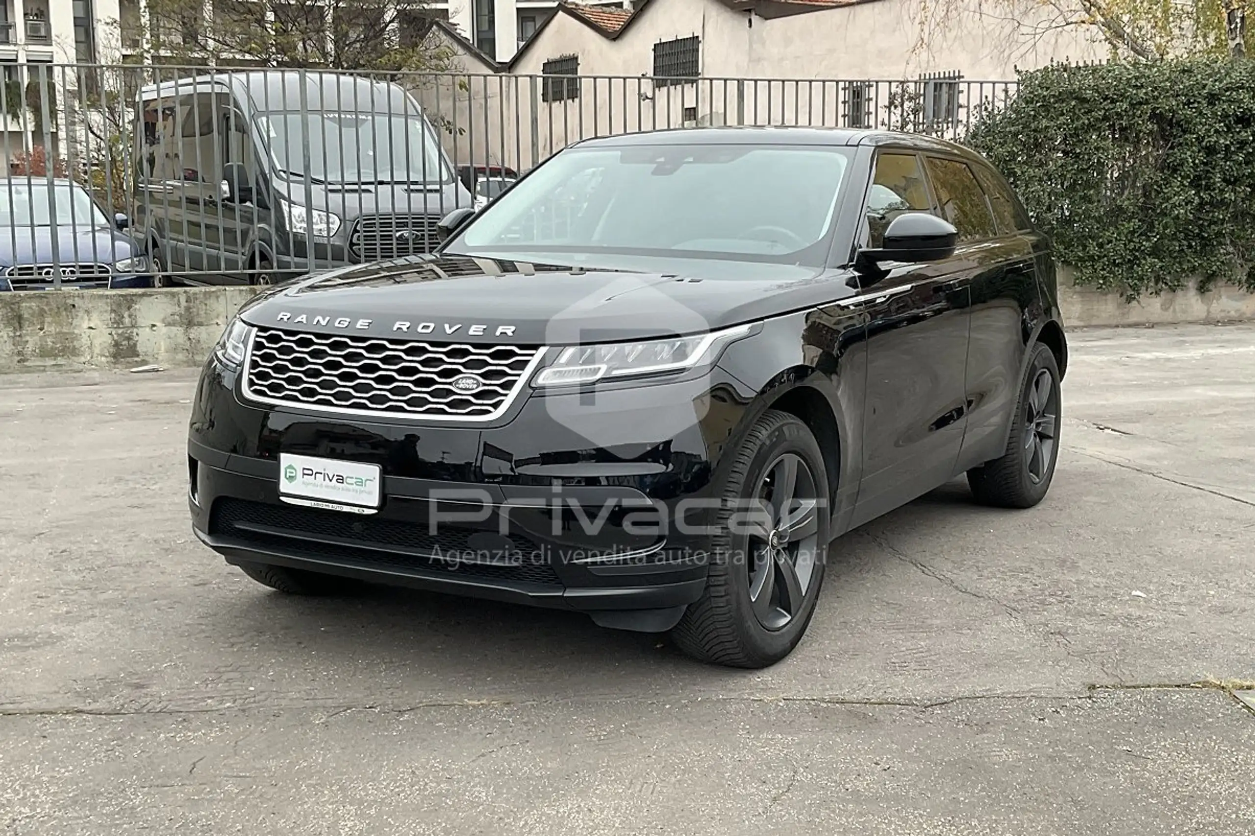 Land Rover - Range Rover Velar