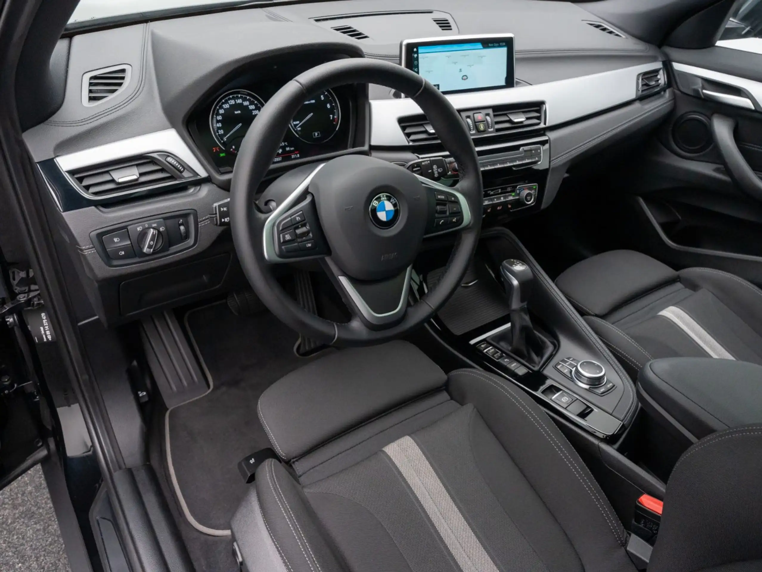 BMW - X2