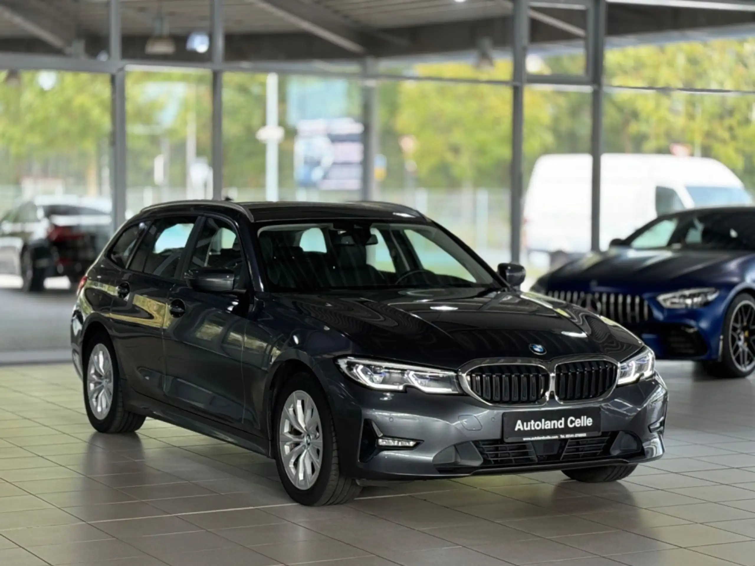 BMW - 320