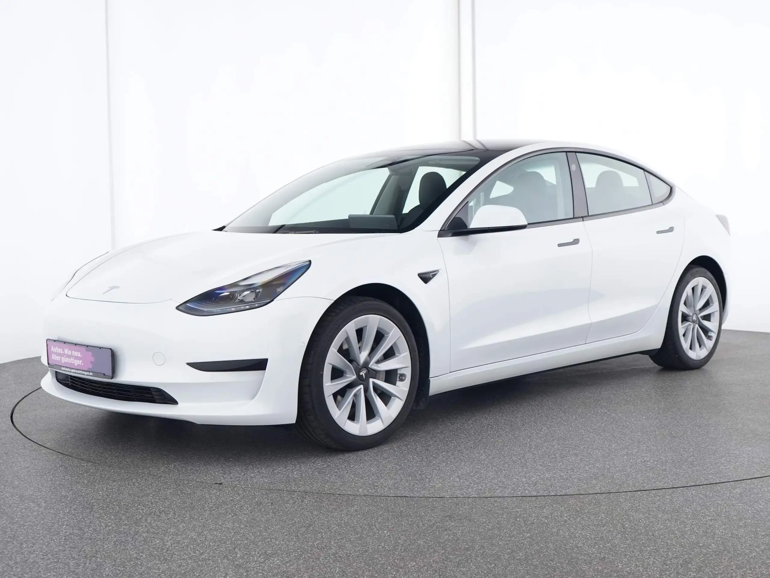 Tesla - Model 3