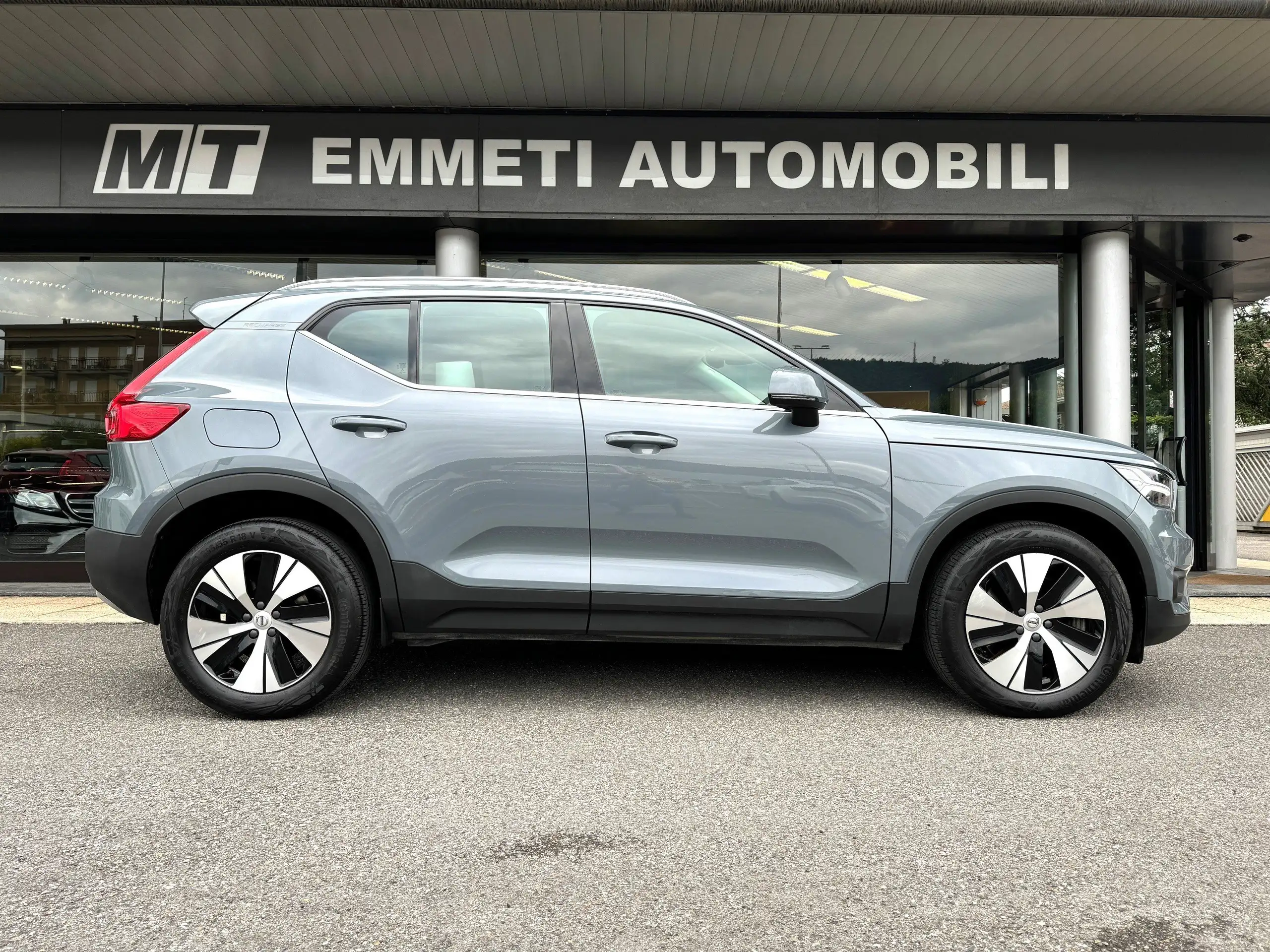 Volvo - XC40