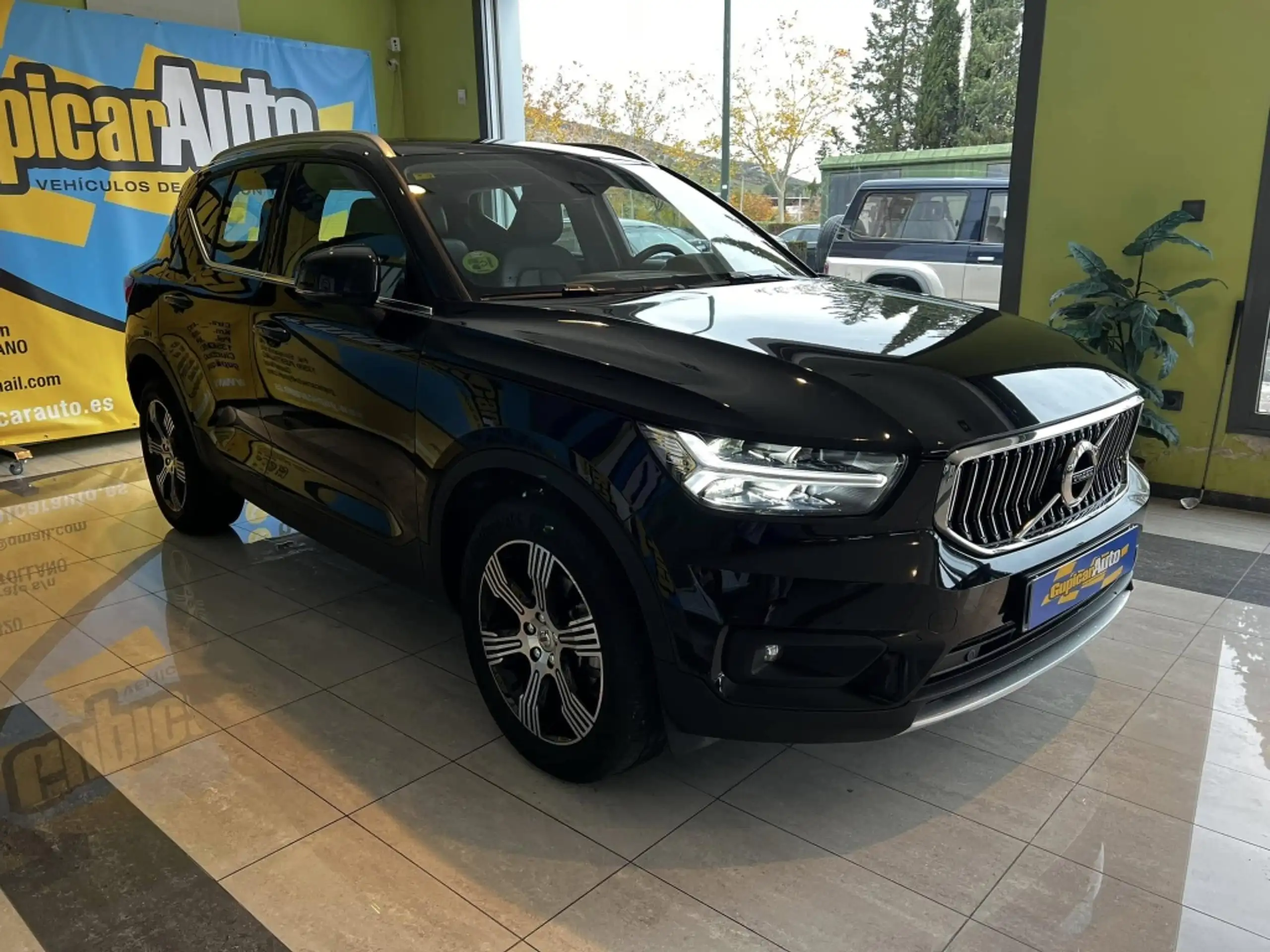 Volvo - XC40