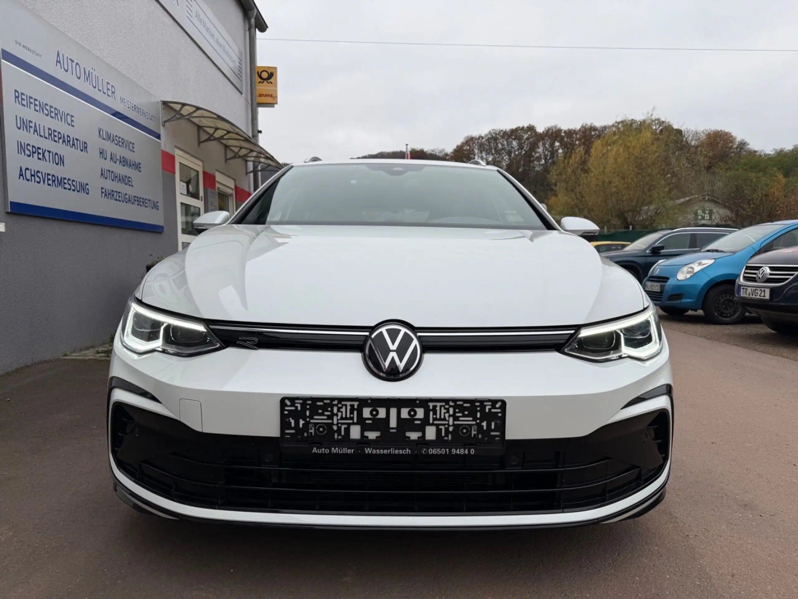 Volkswagen - Golf