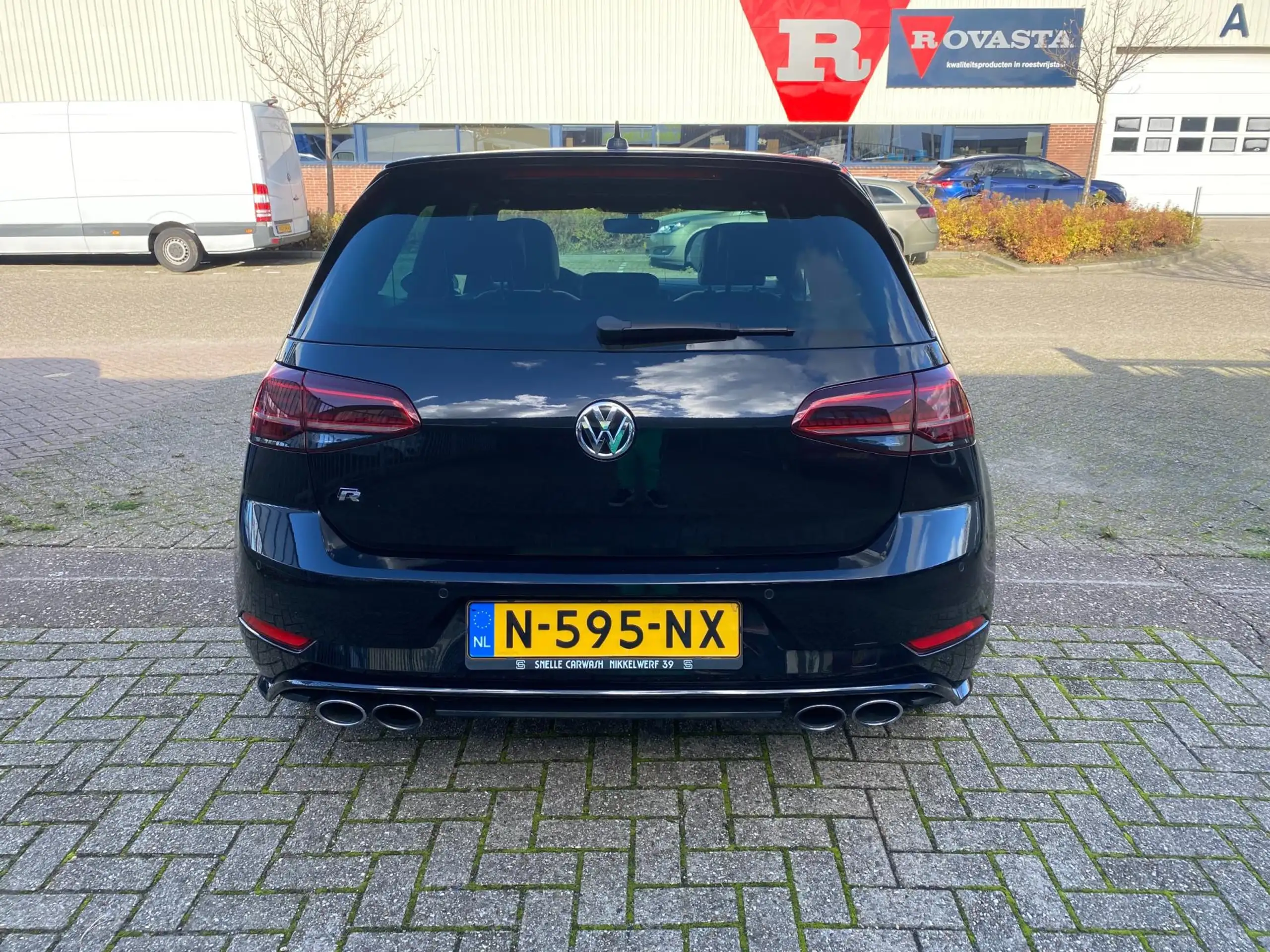 Volkswagen - Golf