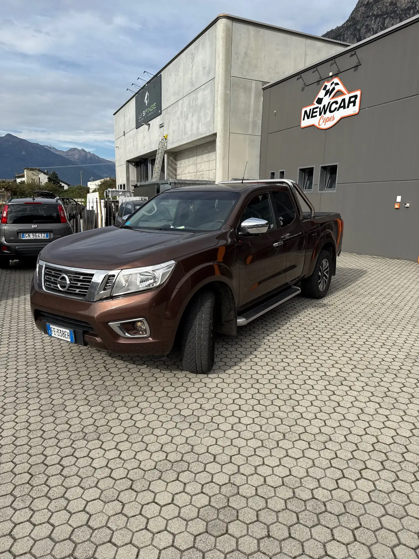 Nissan - Navara