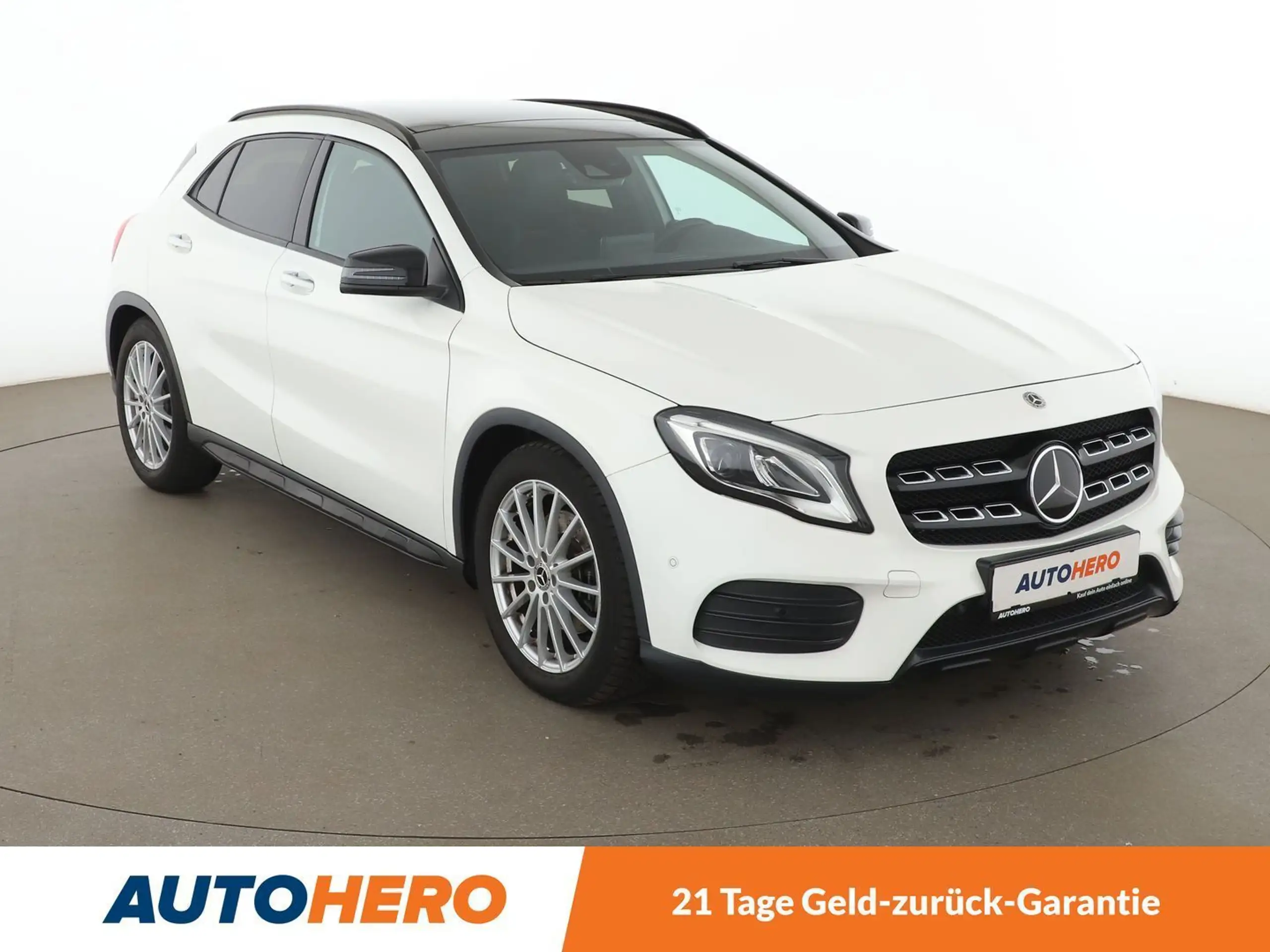 Mercedes-Benz - GLA 220