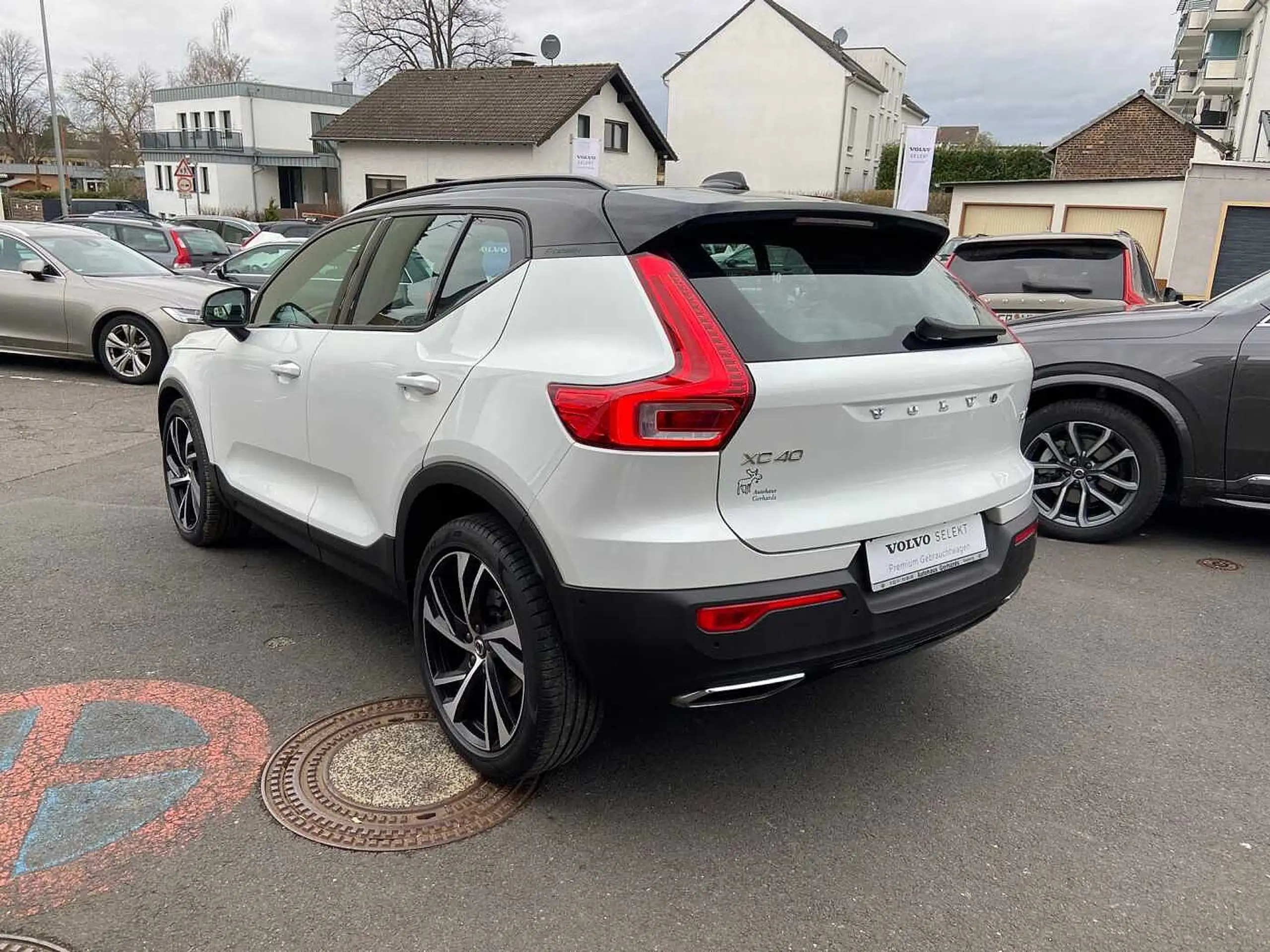 Volvo - XC40