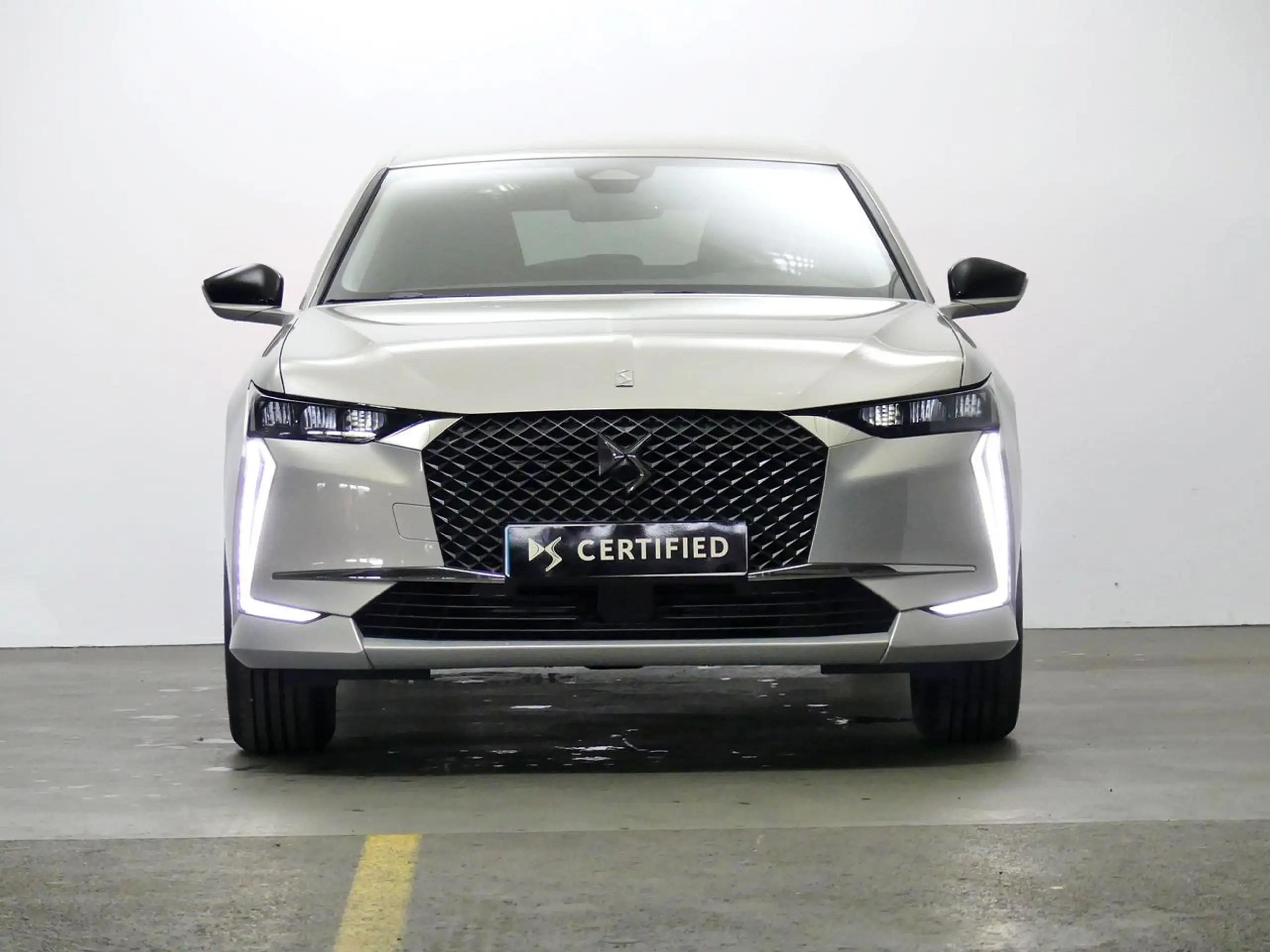 DS Automobiles - DS 4