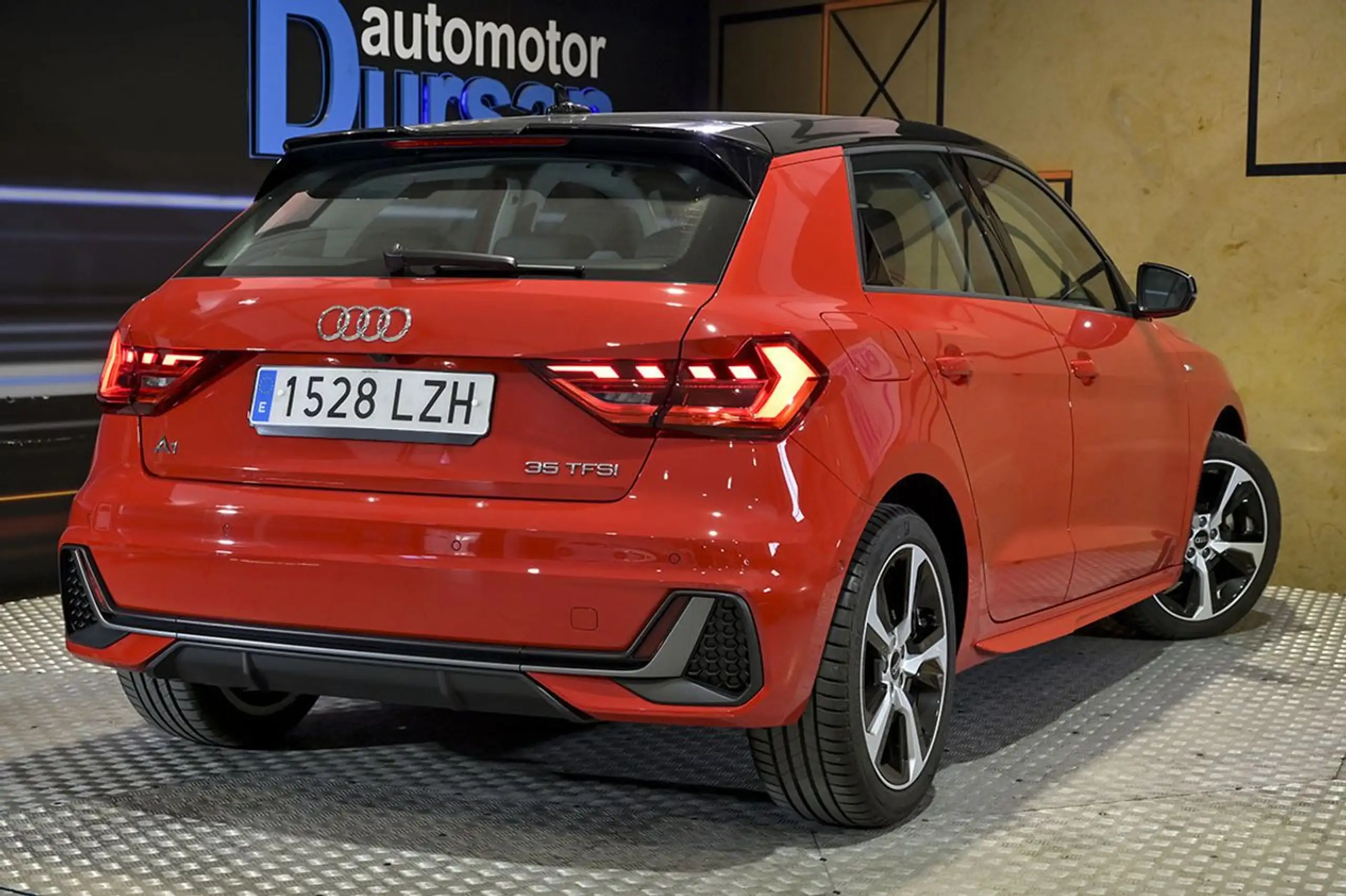 Audi - A1