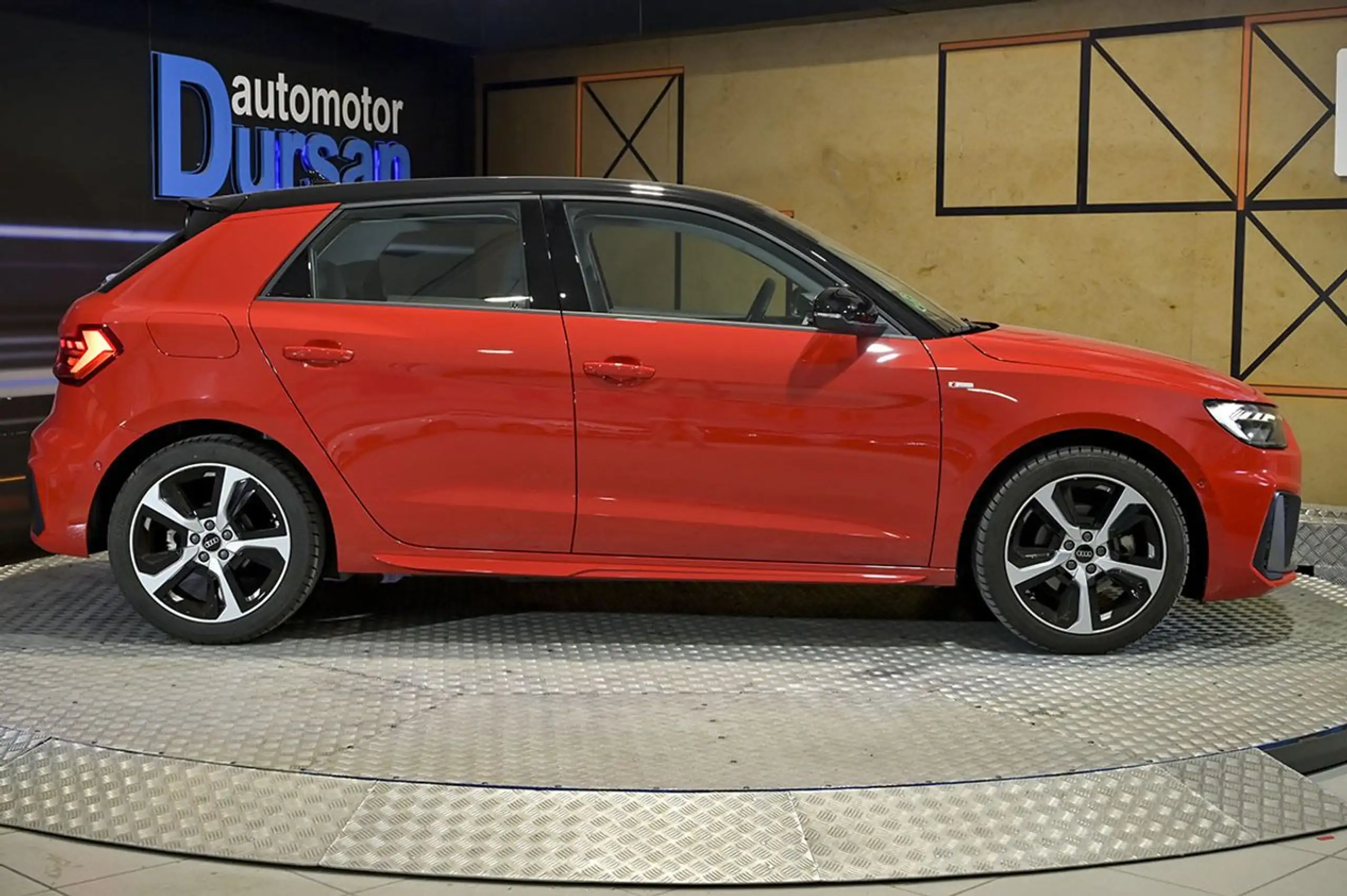 Audi - A1