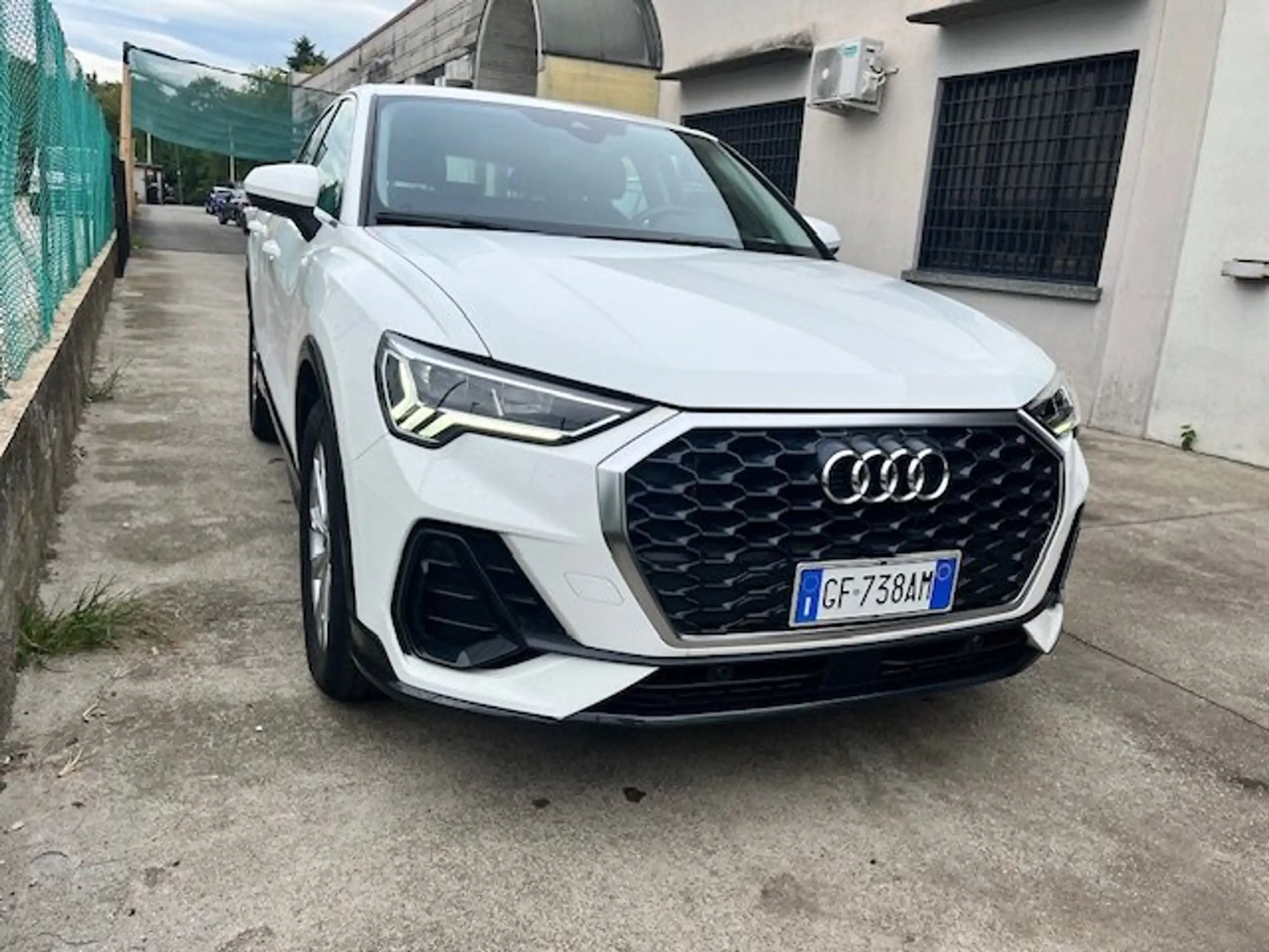 Audi - Q3