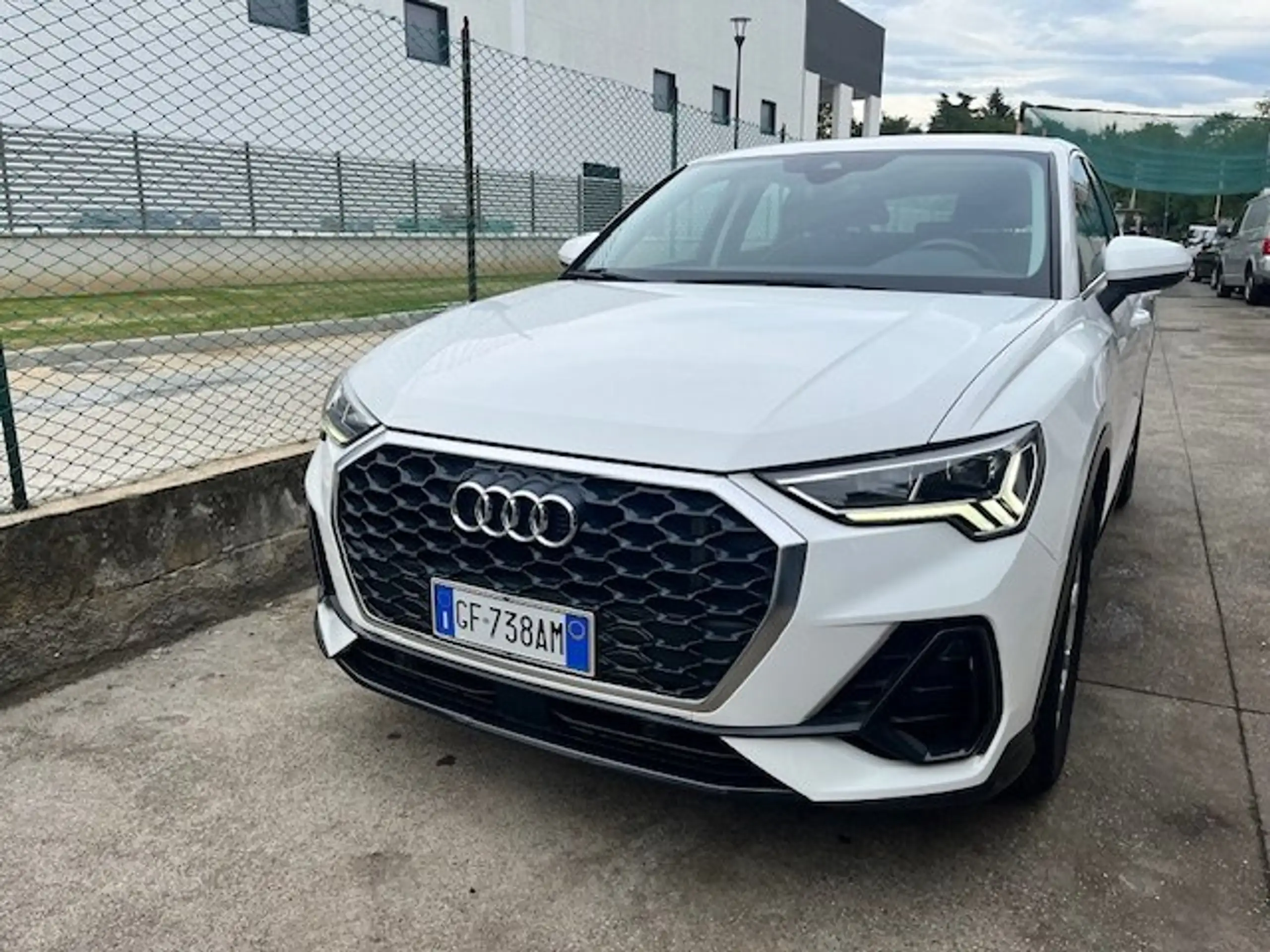 Audi - Q3