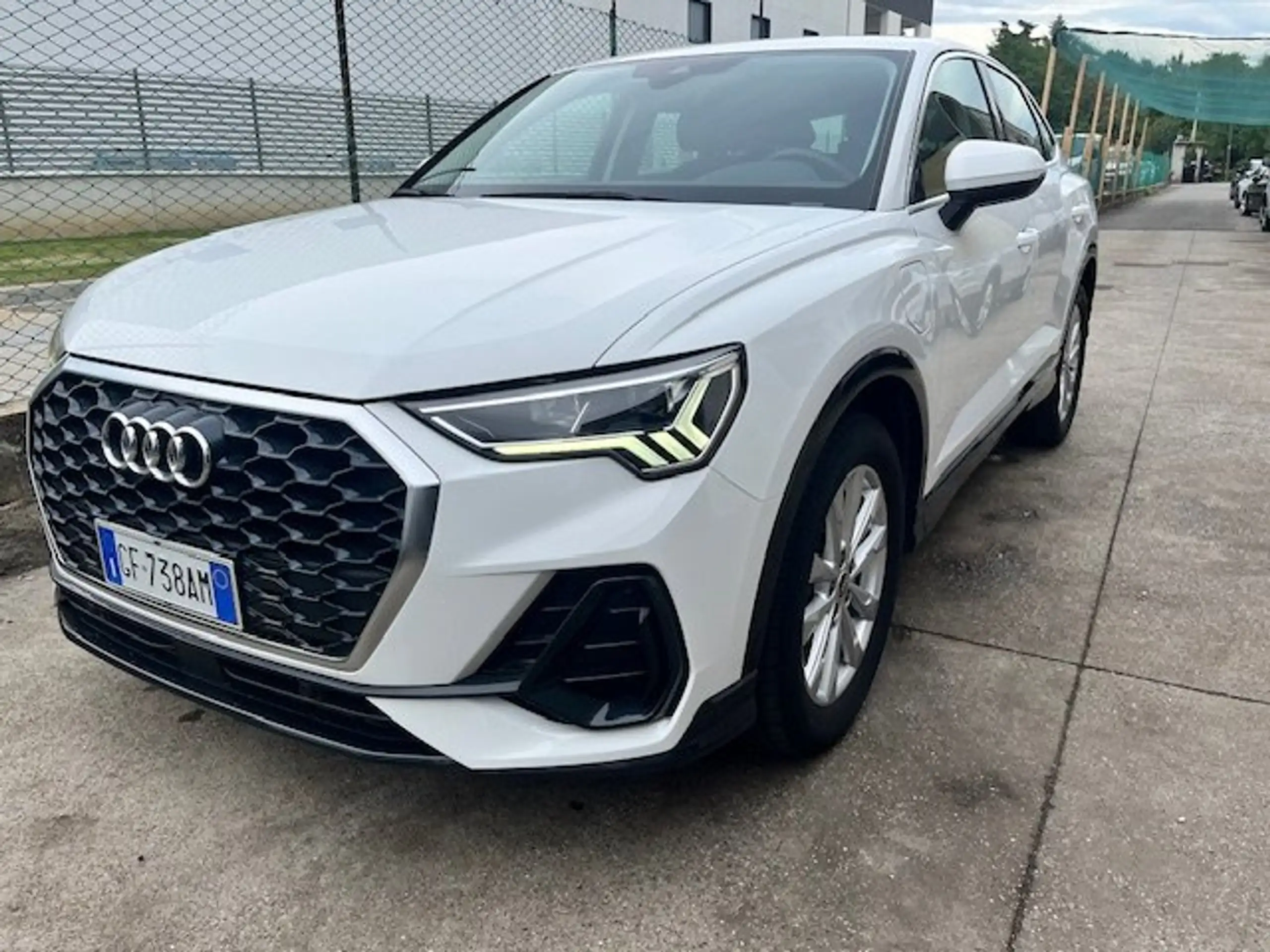 Audi - Q3