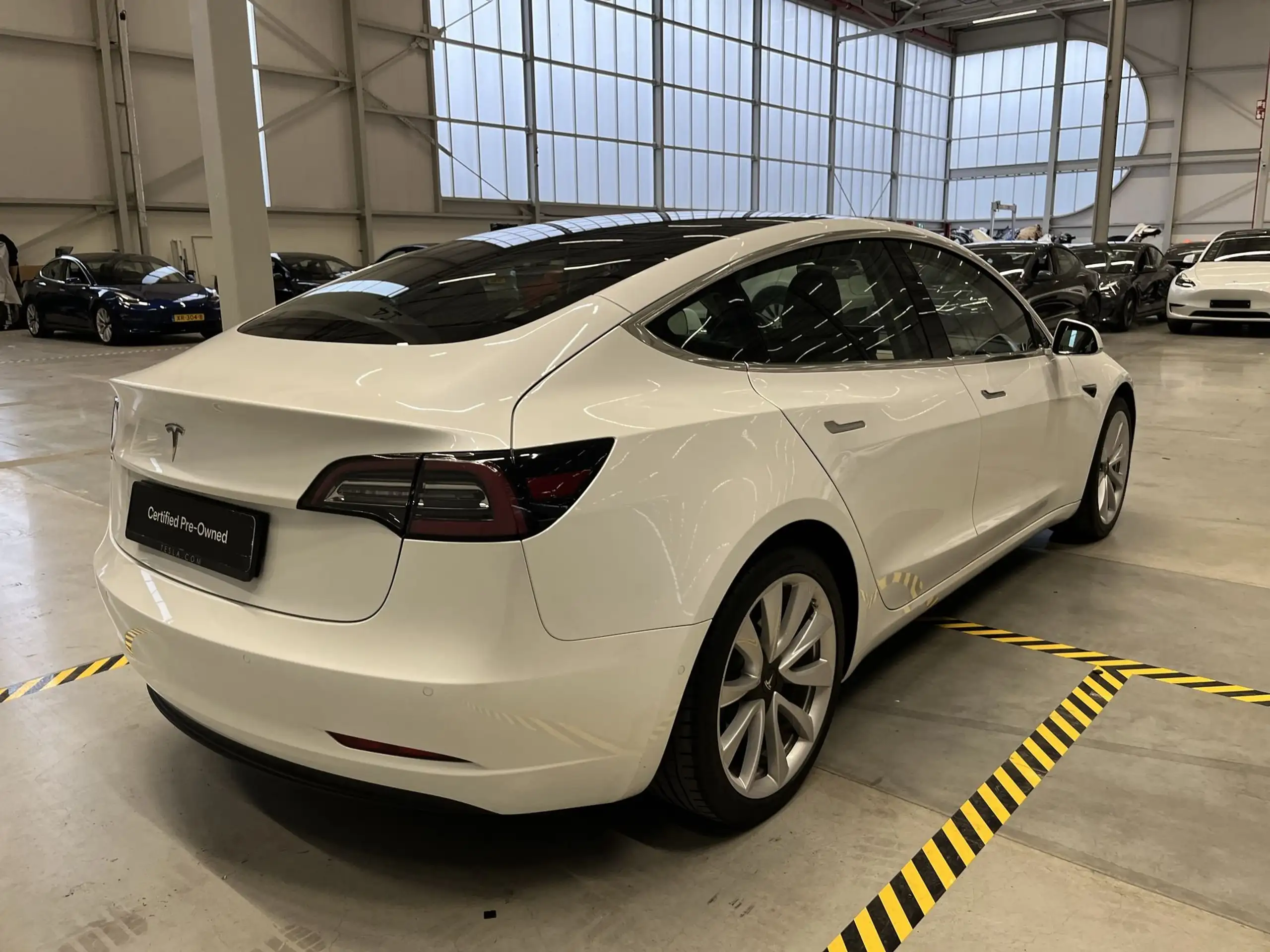 Tesla - Model 3