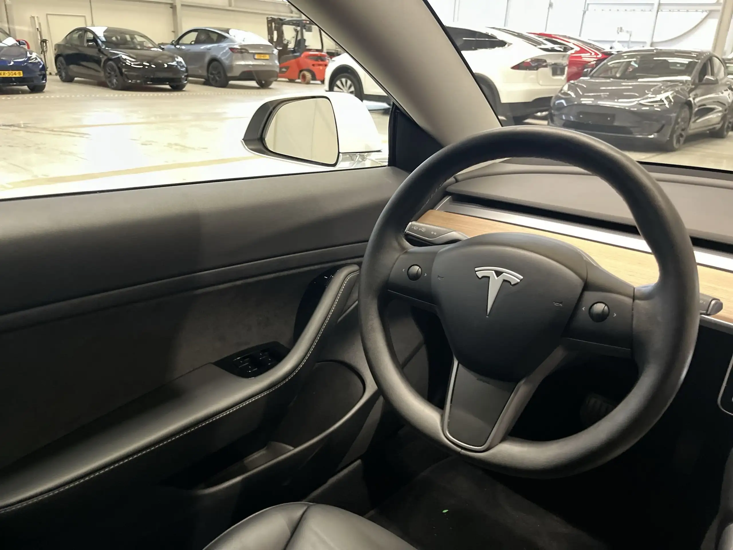 Tesla - Model 3