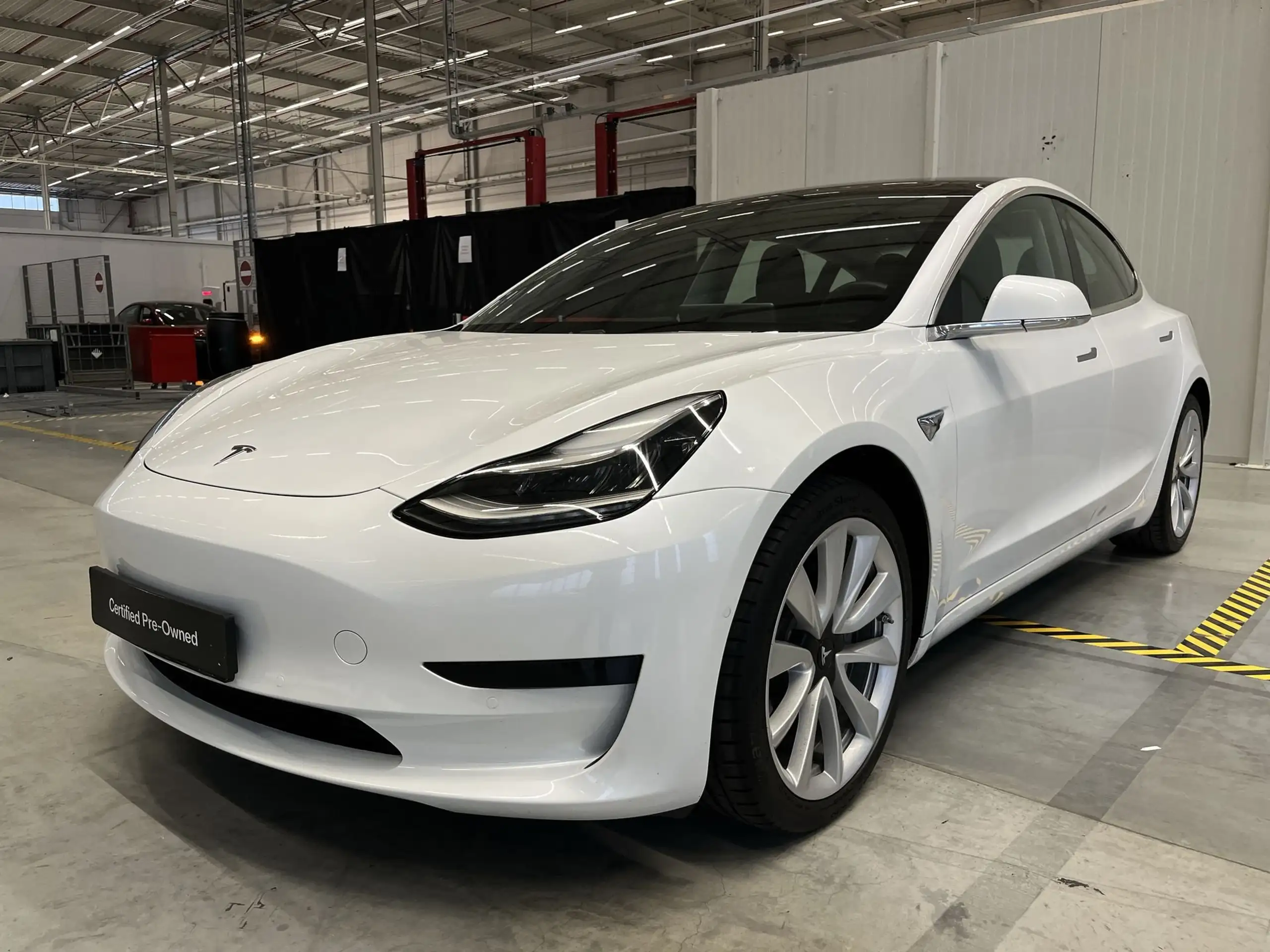 Tesla - Model 3