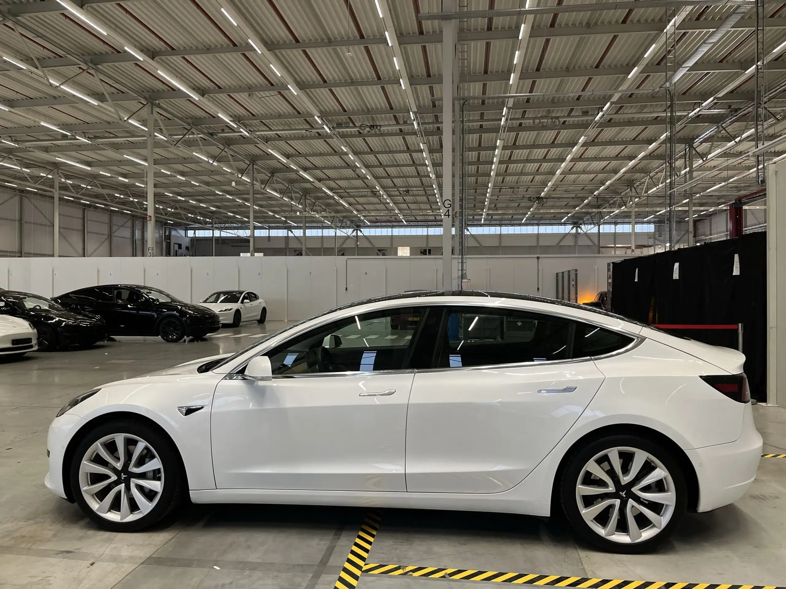 Tesla - Model 3