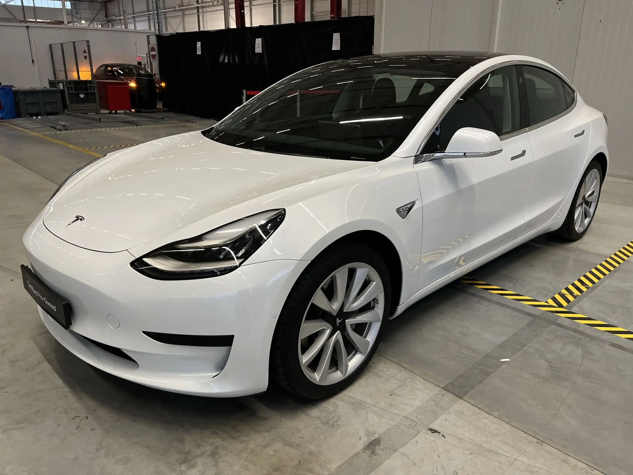 Tesla - Model 3