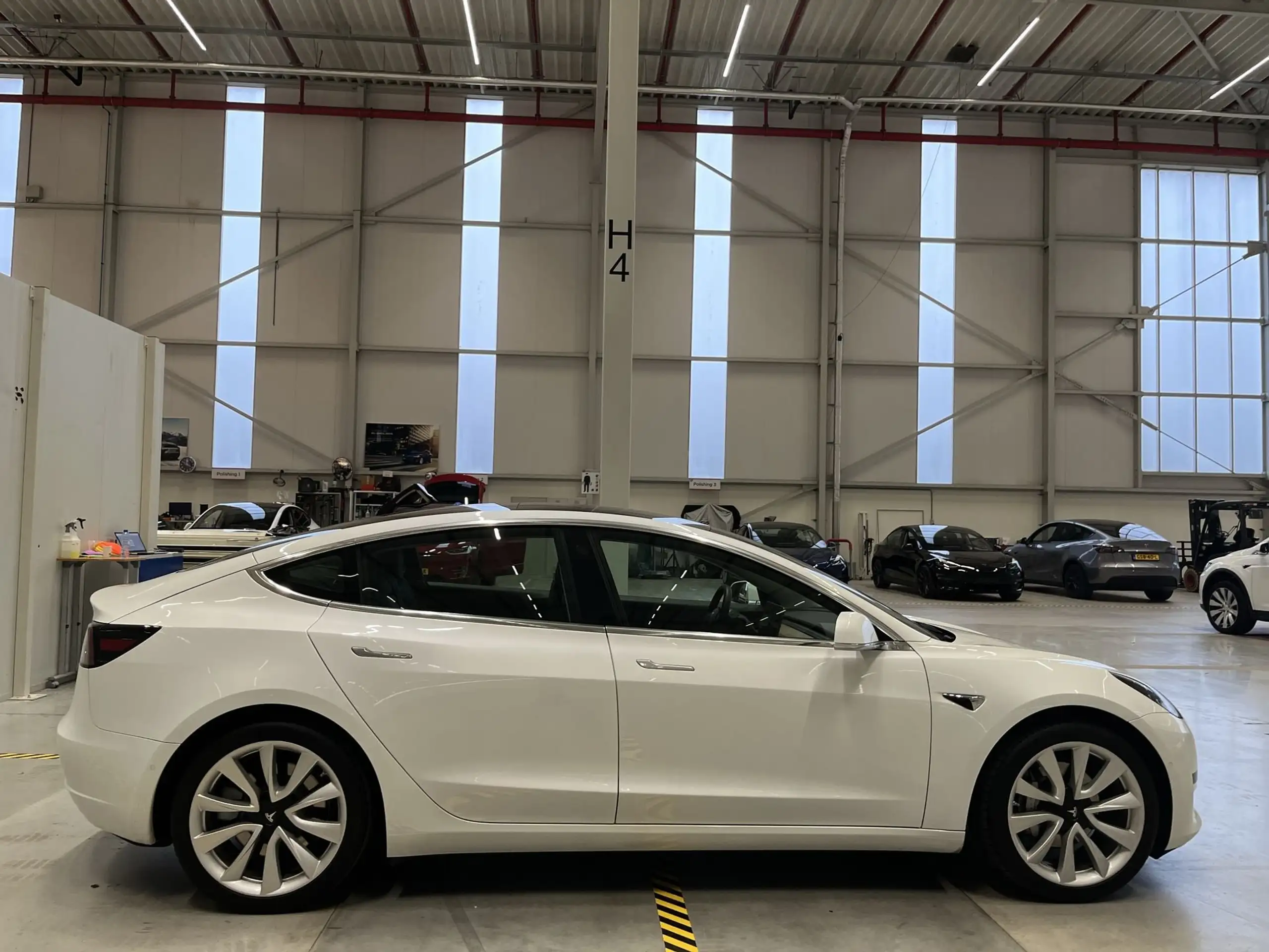 Tesla - Model 3