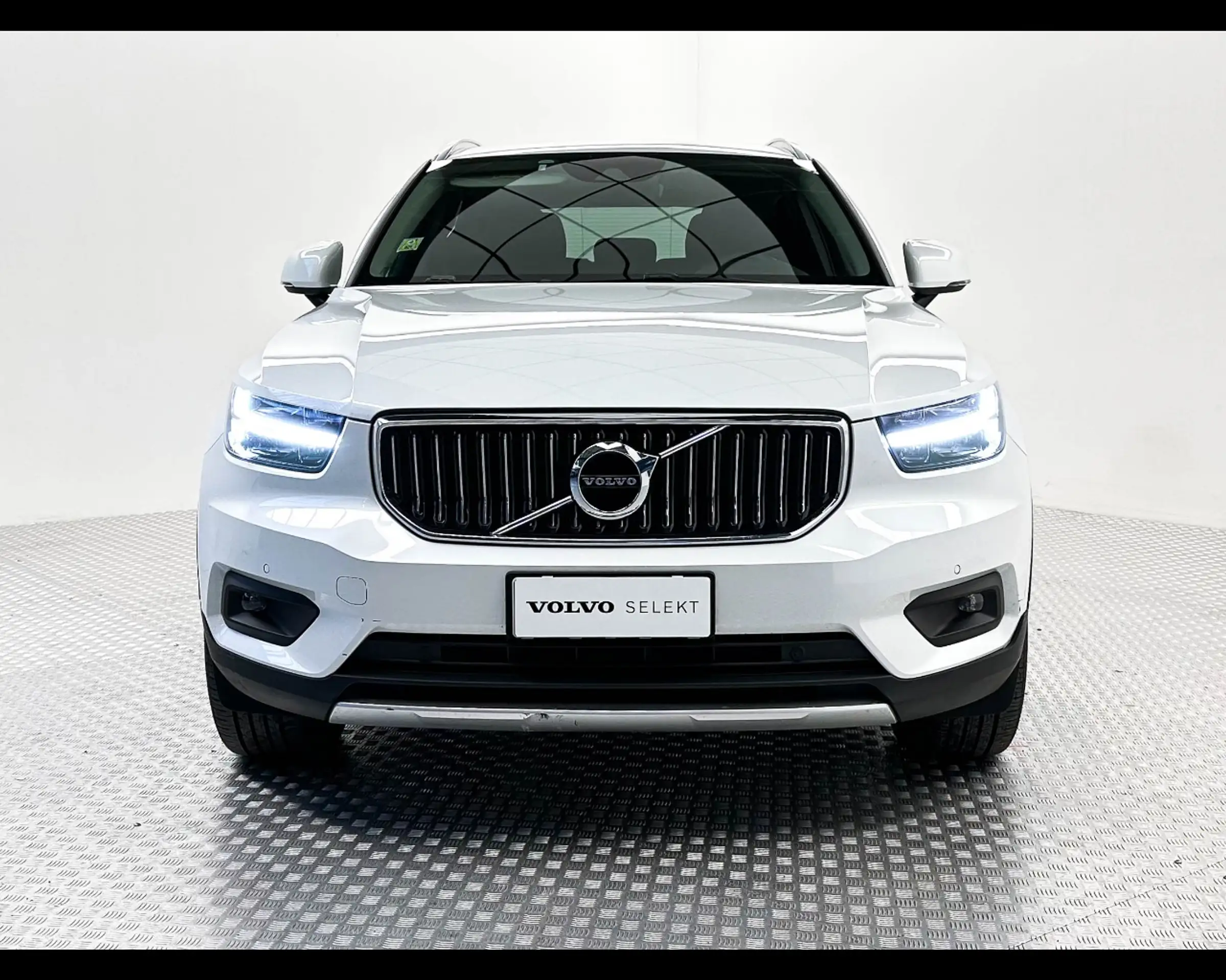 Volvo - XC40