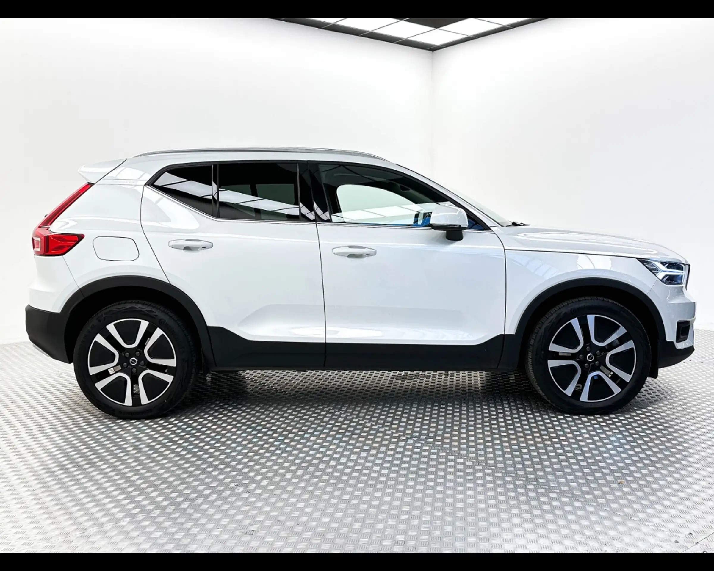 Volvo - XC40