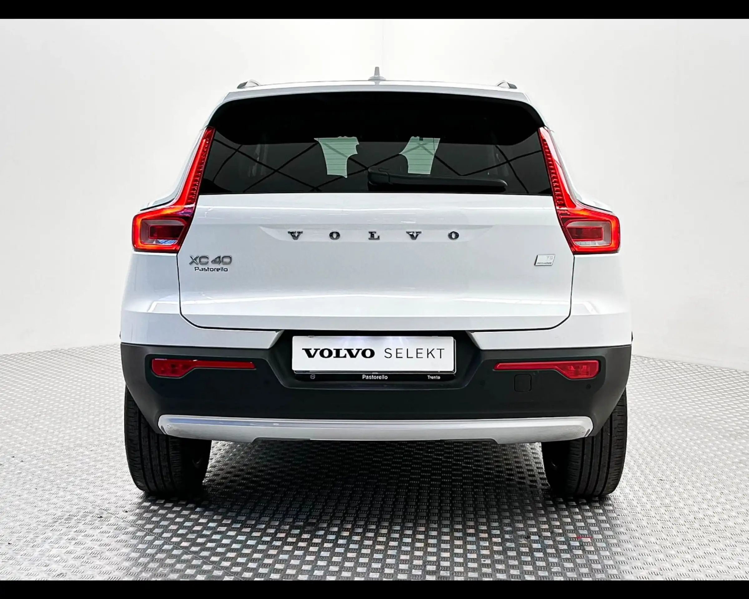 Volvo - XC40