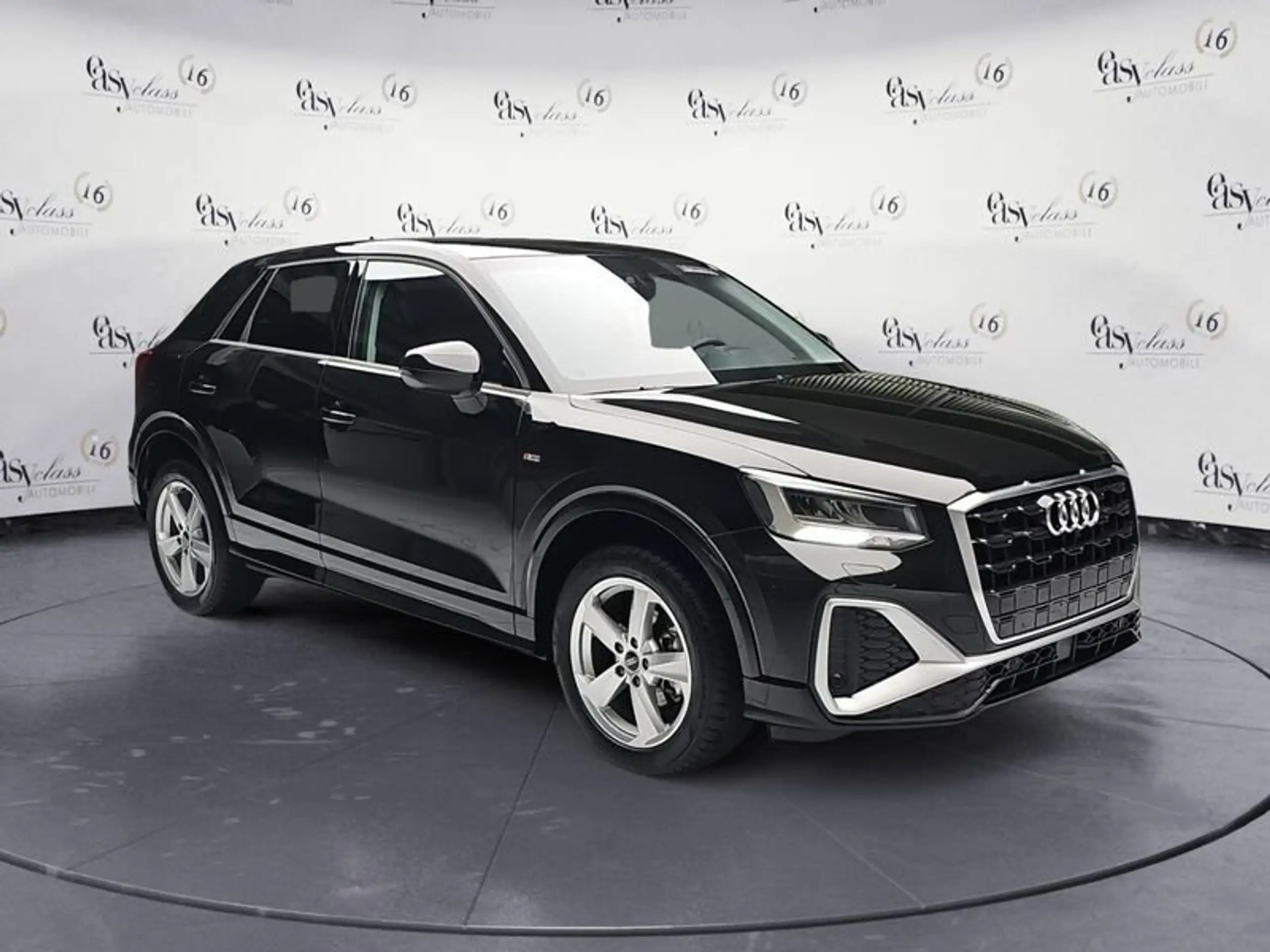 Audi - Q2